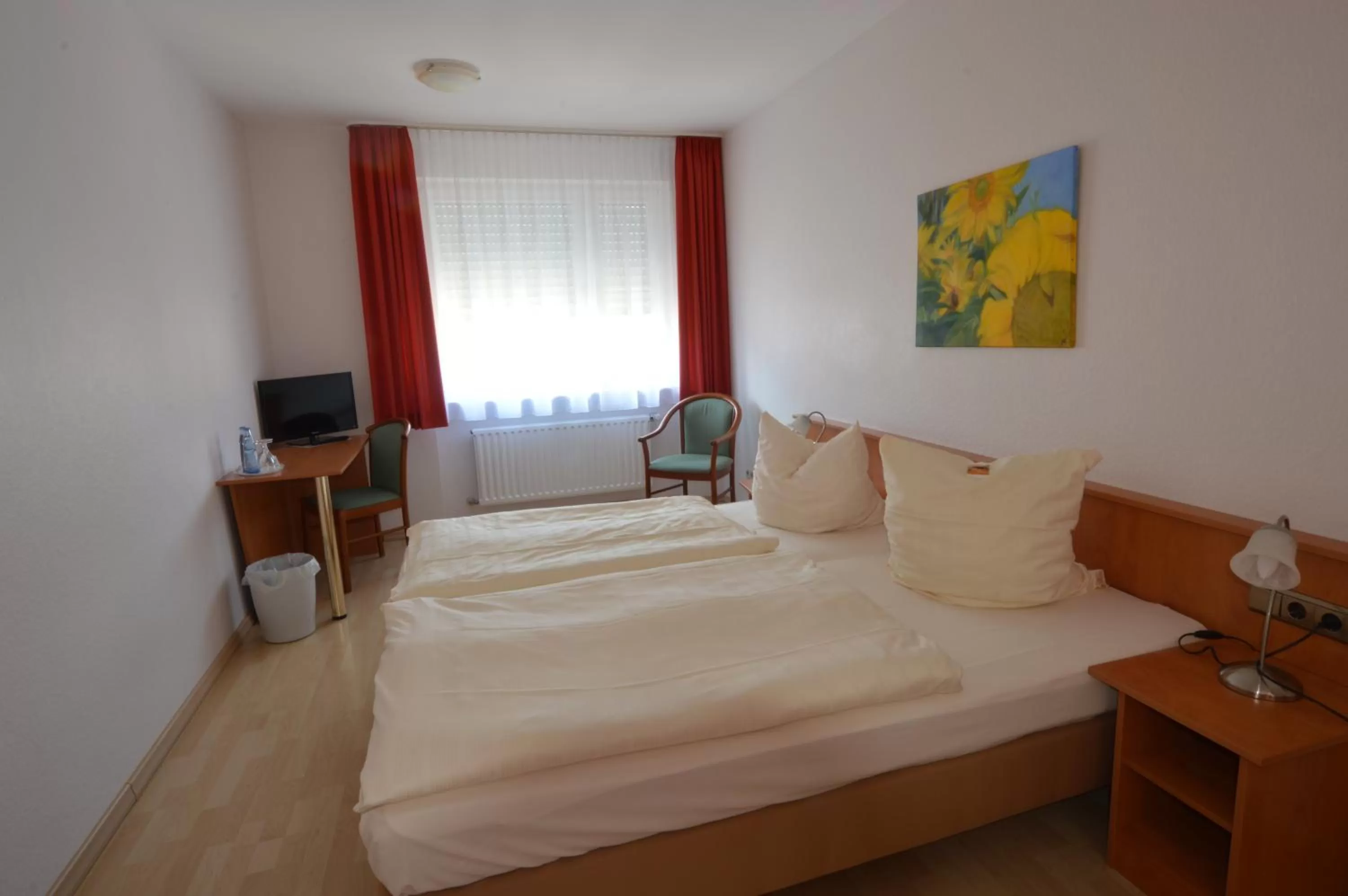 Photo of the whole room, Bed in Aktivhotel Alter Kaiser