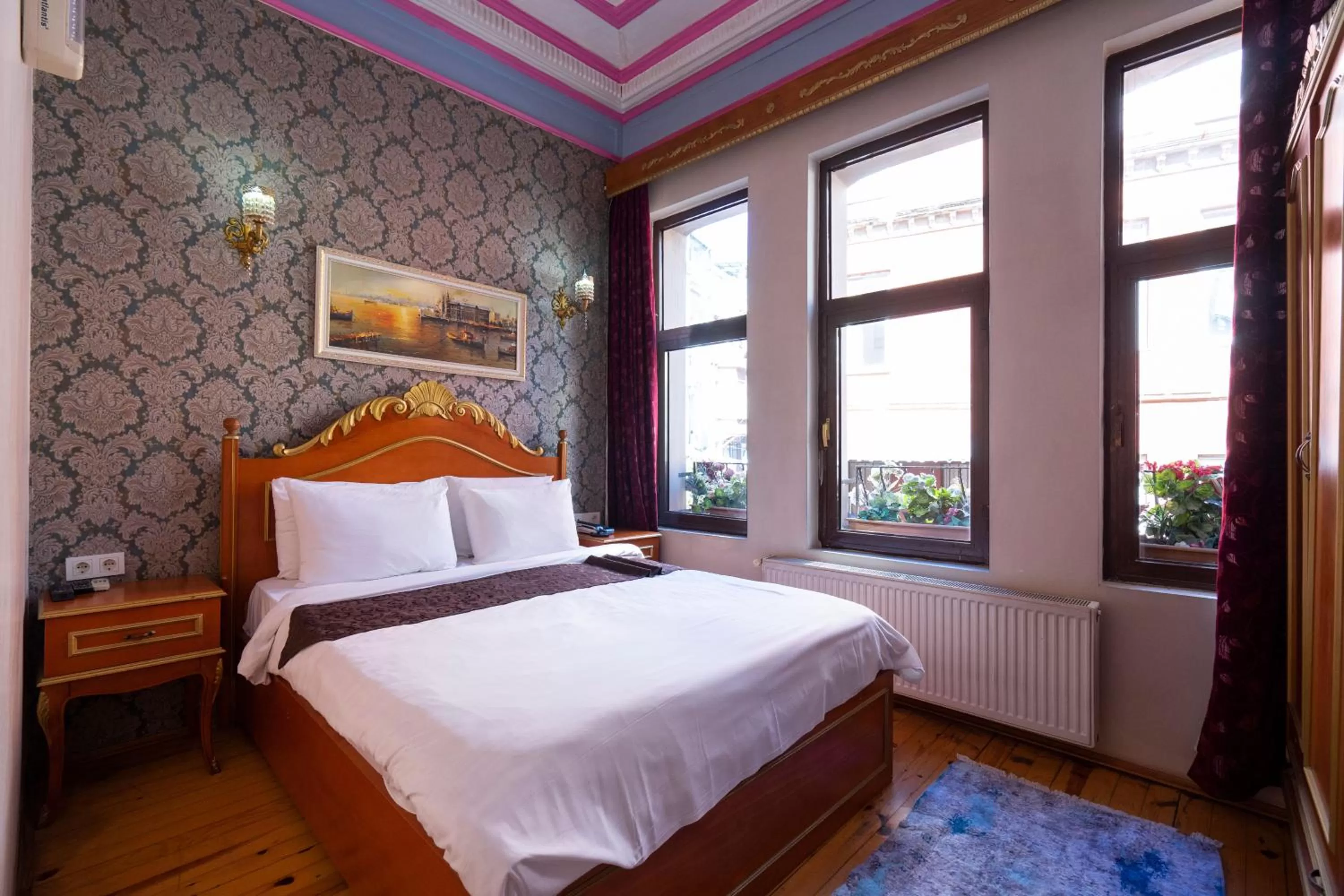 Bed in Gedikpasa Family