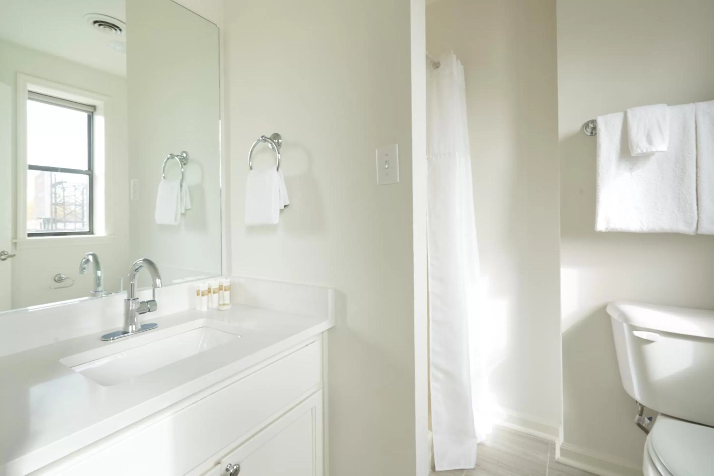 Bathroom in Sonder at Euclid Court