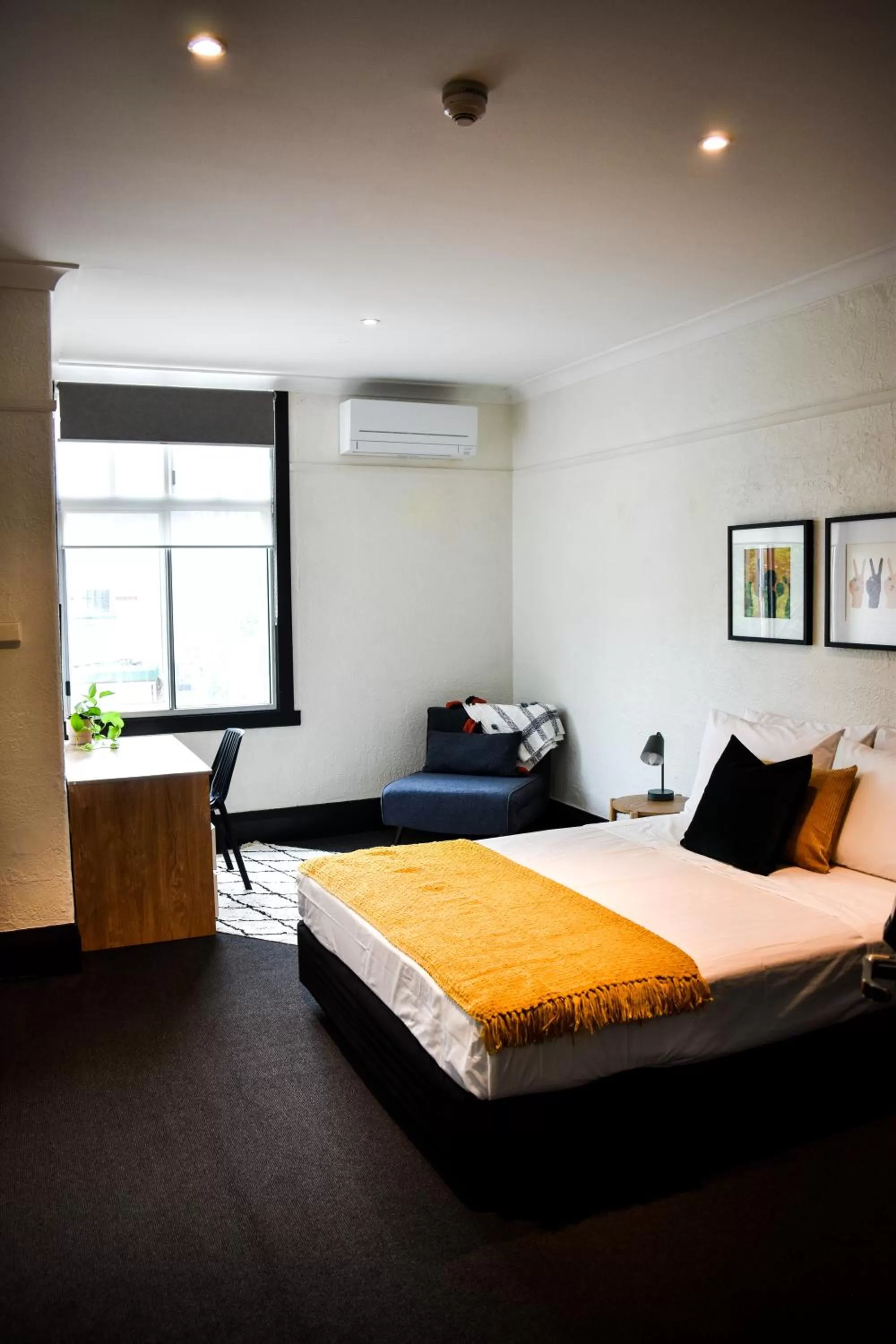 Bed in The Sherwood Hotel