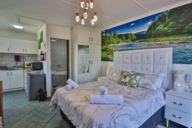 Deluxe Double Room with Balcony in Queensburgh B&B or Self Catering Deluxe Double Room with Balcony in Queensburgh B&B or Self Catering