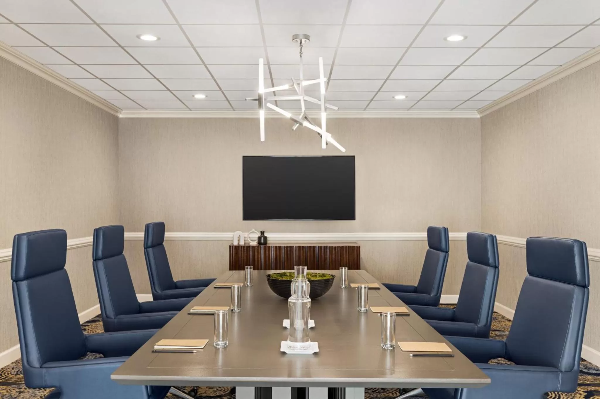 Meeting/conference room in Crowne Plaza Cleveland at Playhouse Square by IHG