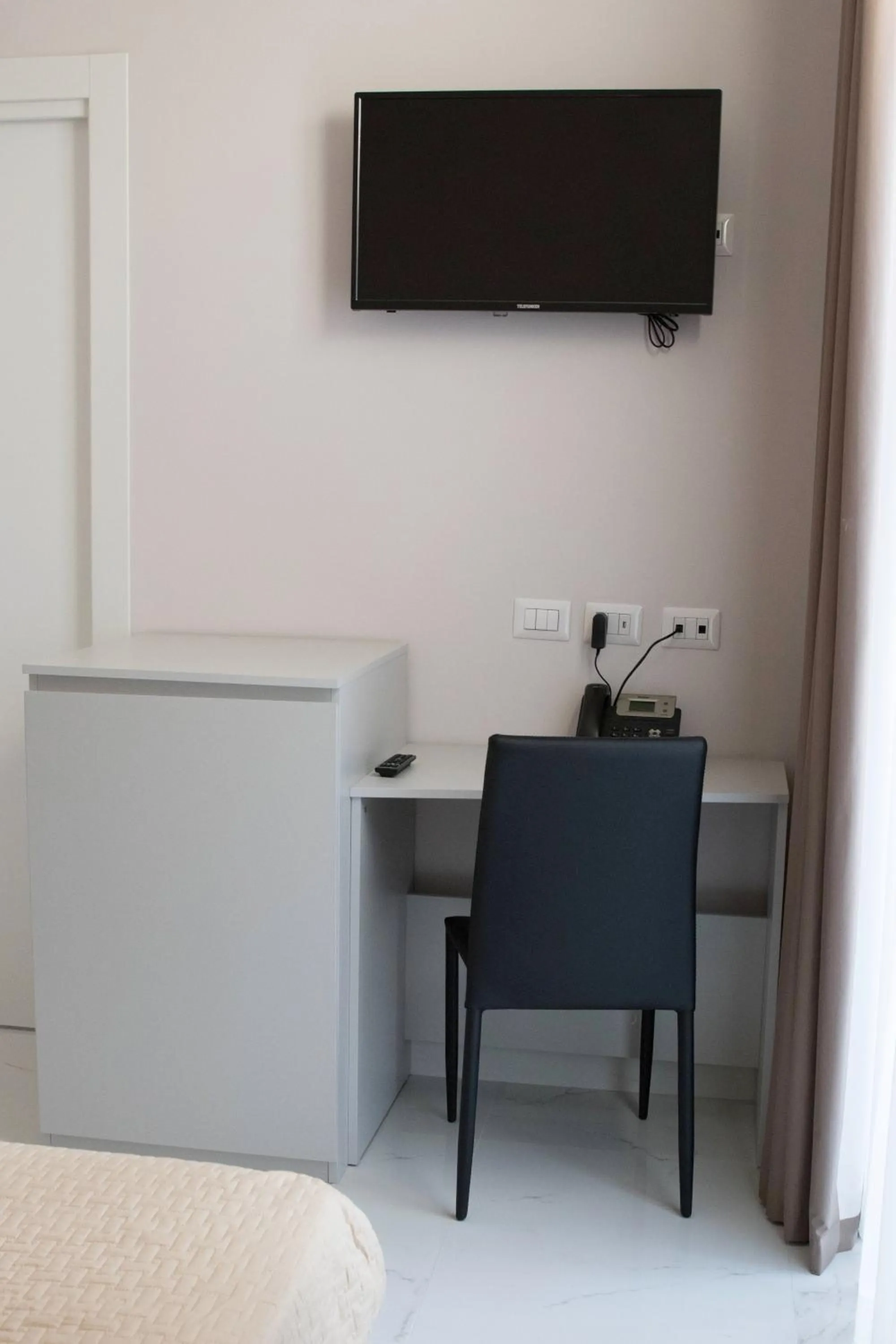 Bed in Albergo Milazzo Inn AiMori