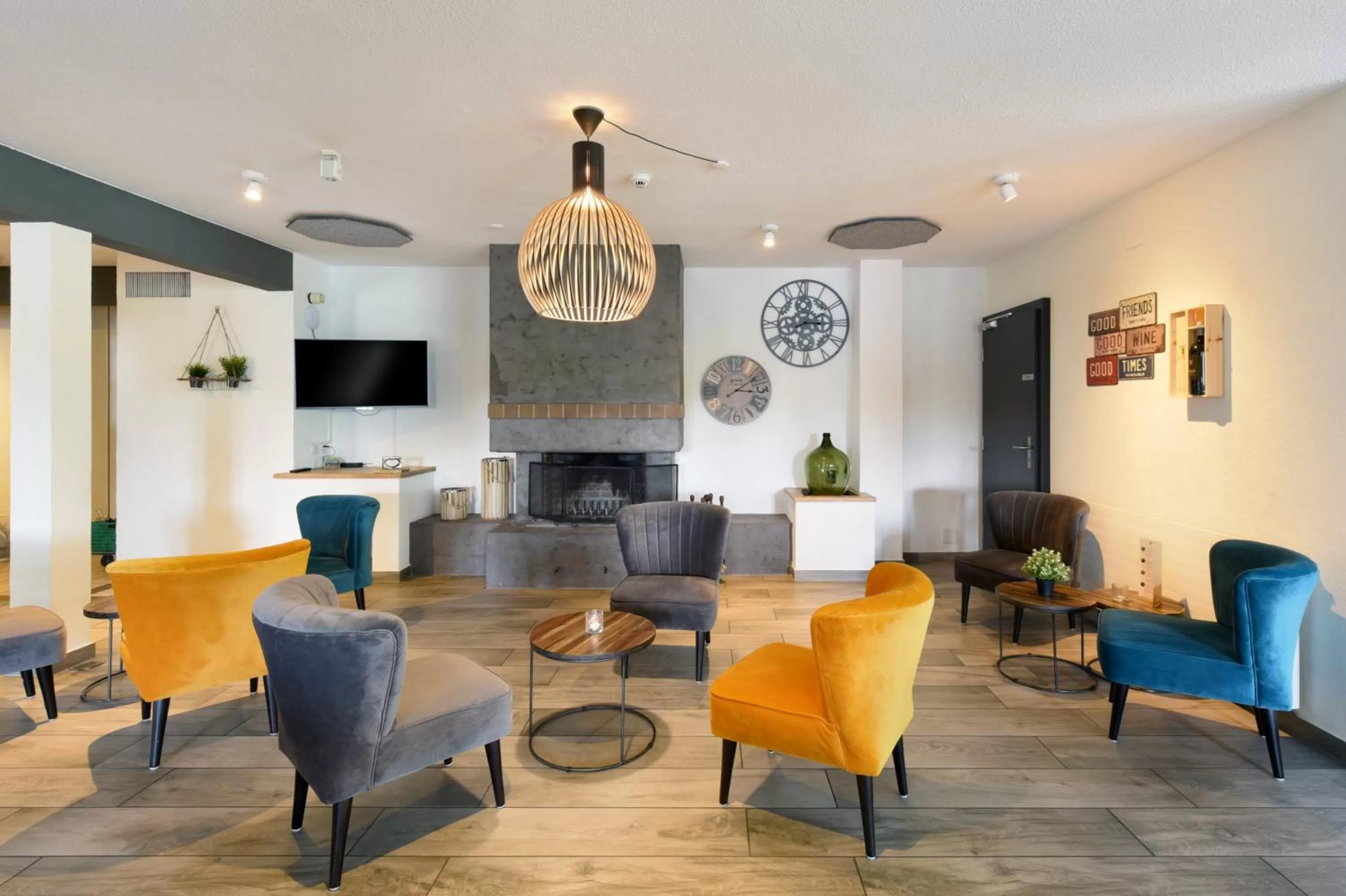 Lounge or bar in Hôtel des Mosaiques