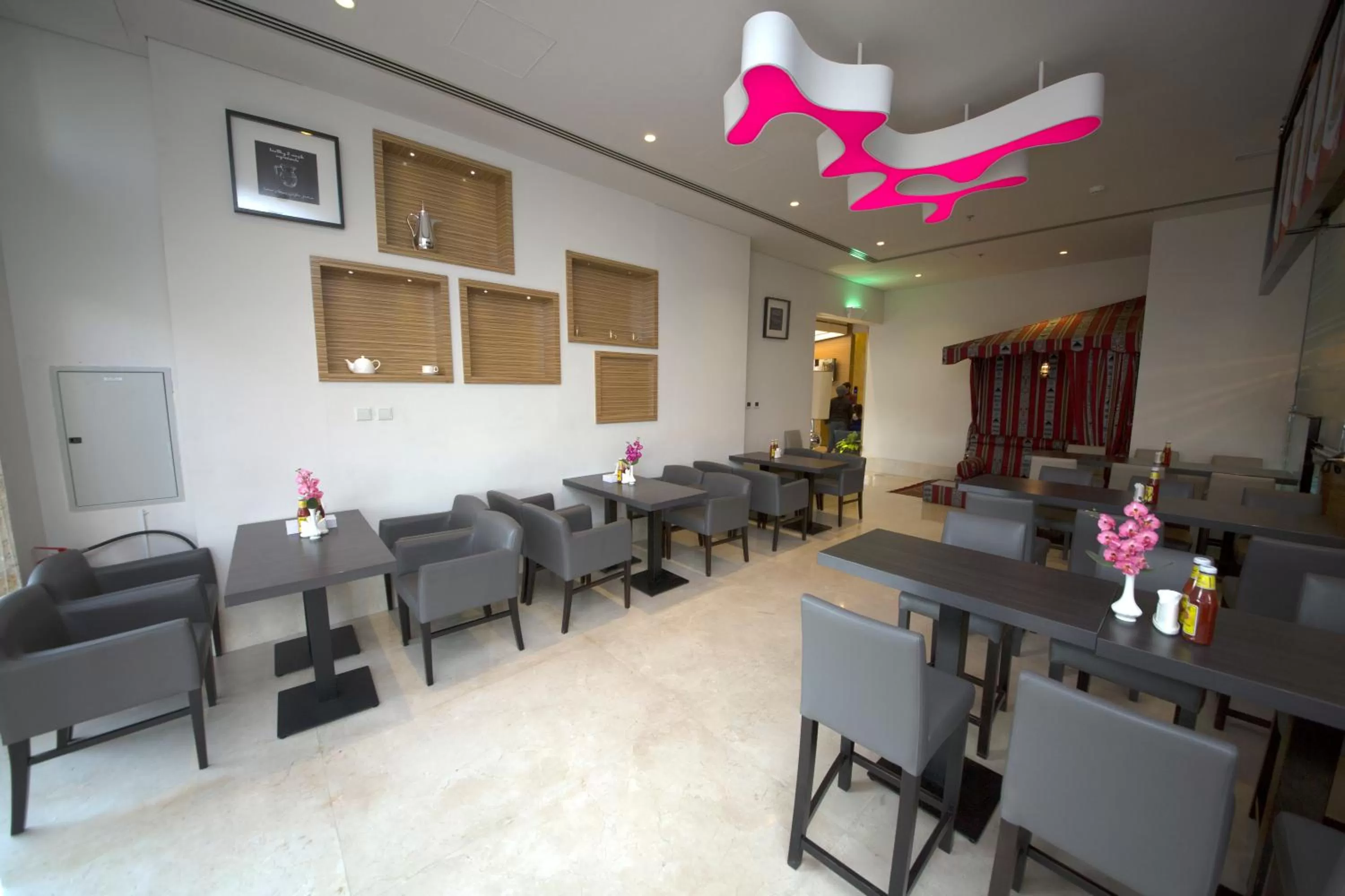 Restaurant/places to eat in Best Western Plus Pearl Creek