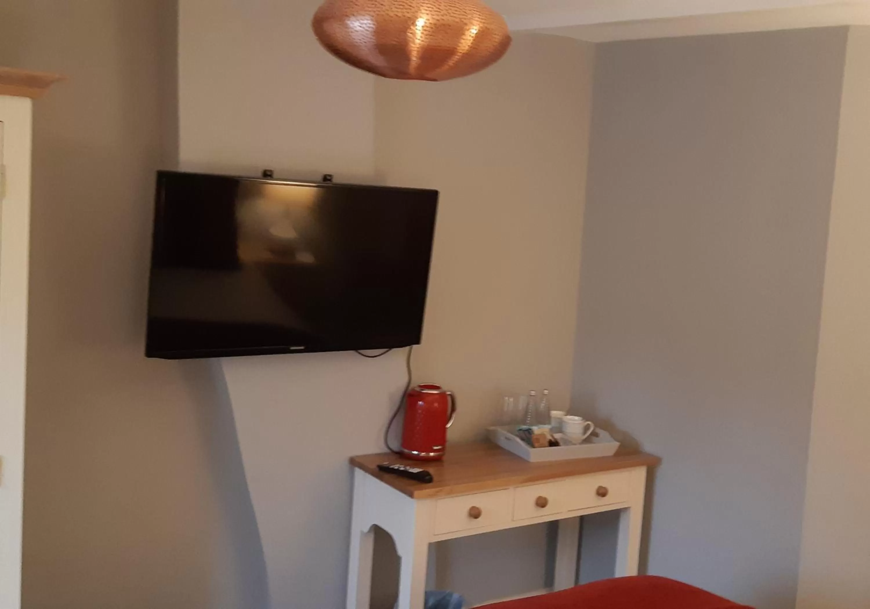 TV and multimedia in The Masons Arms