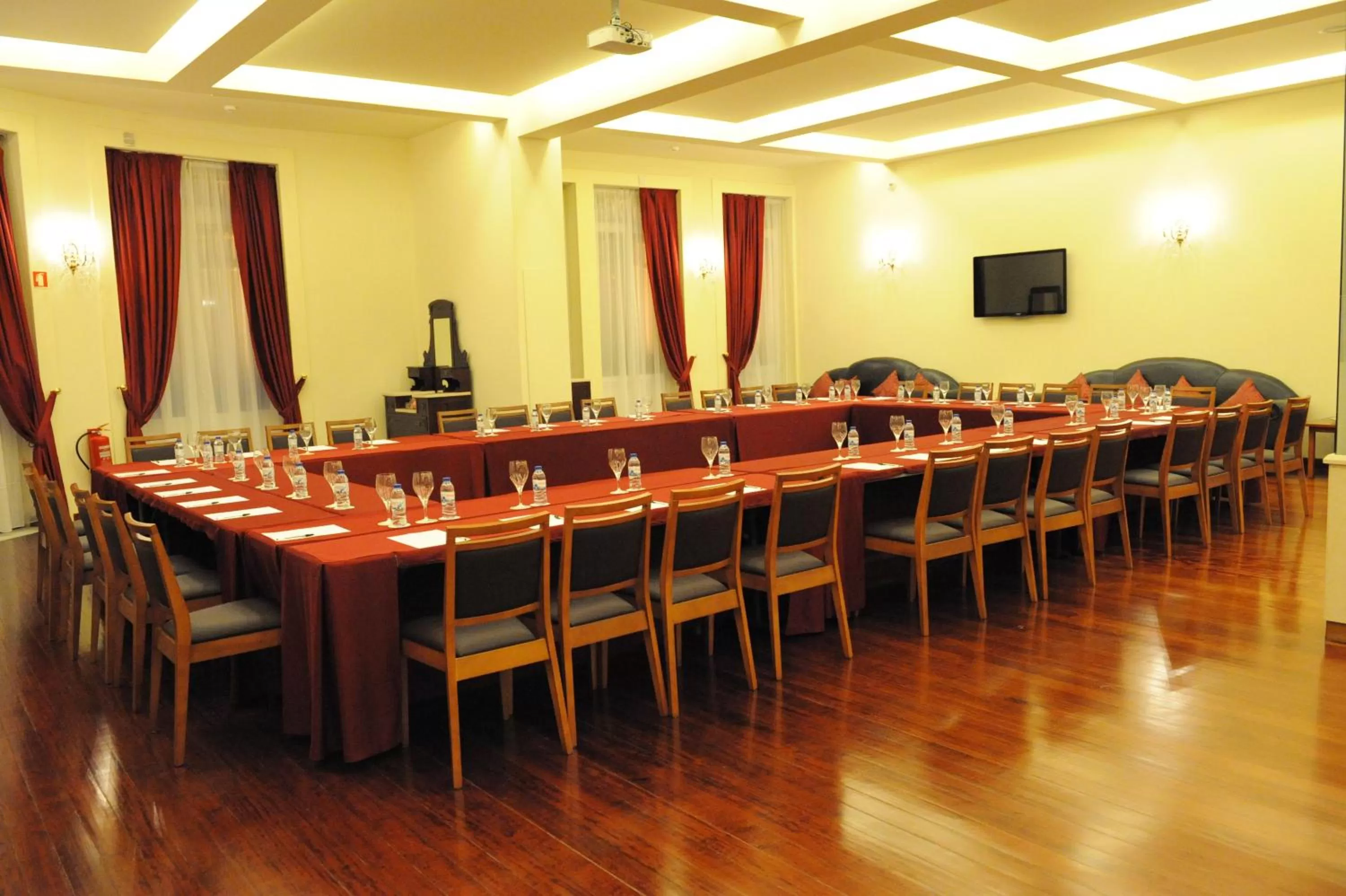 Business facilities in Hotel Aliados