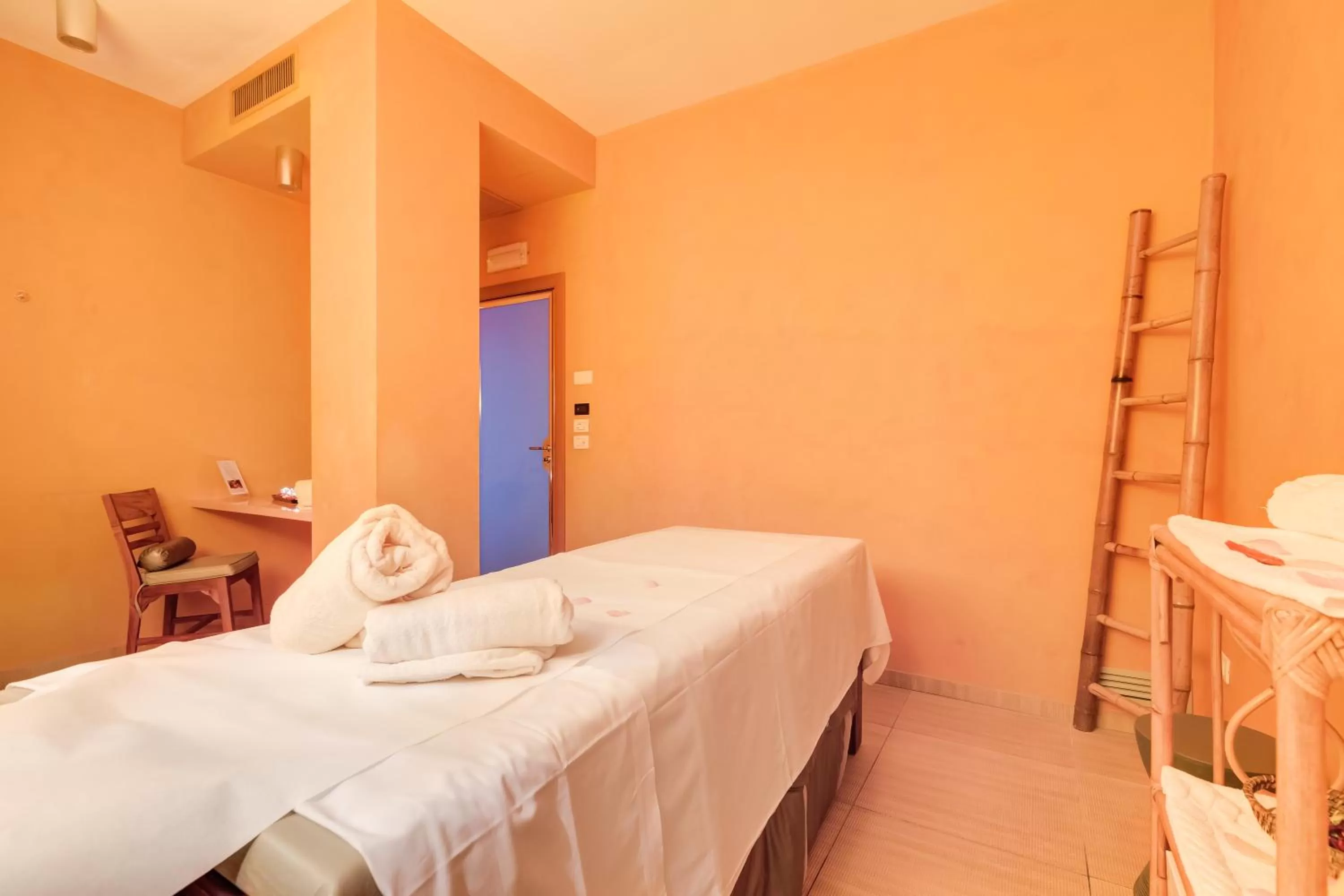 Massage, Bed in Villa Maria Hotel & SPA