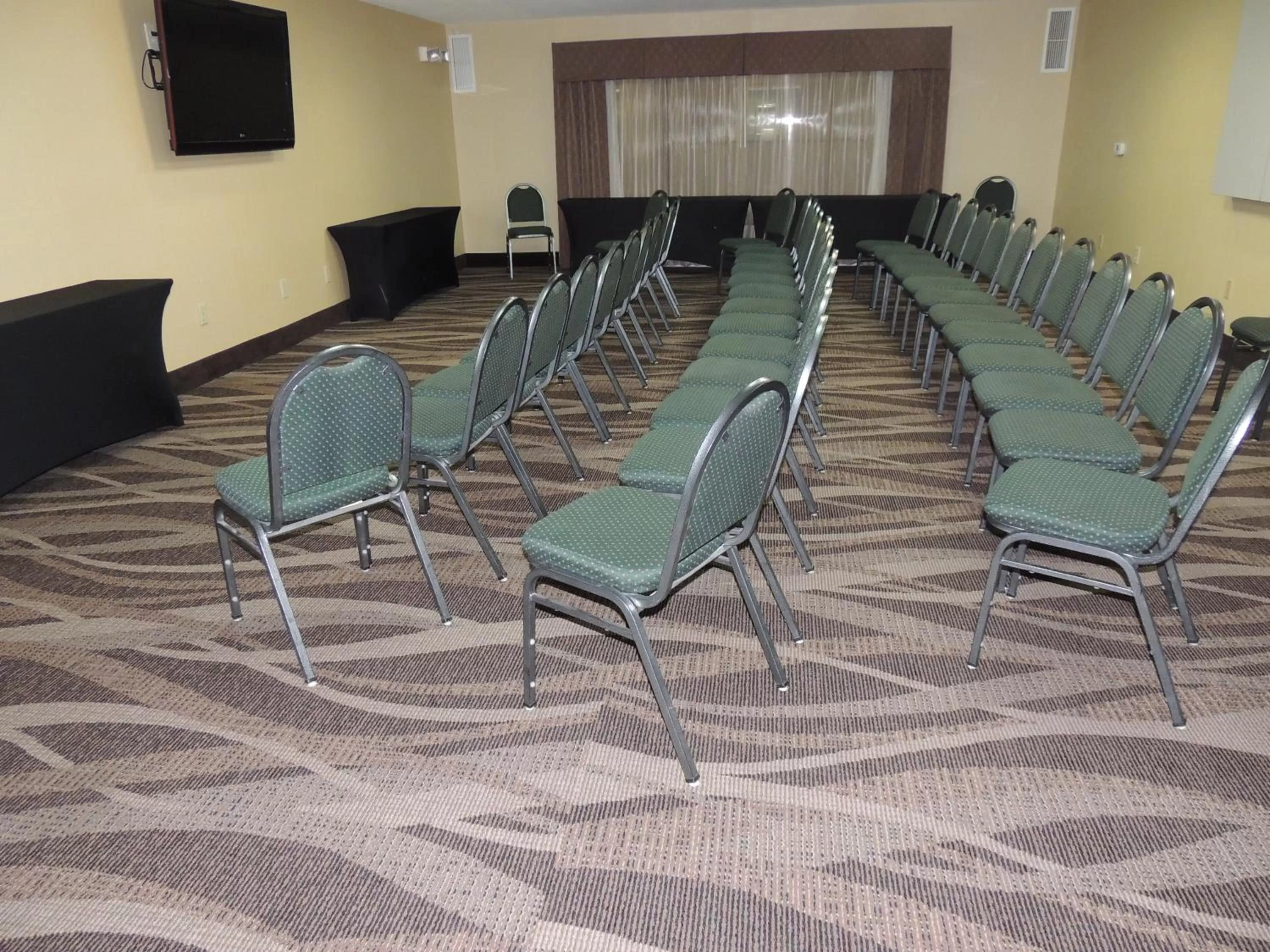 Meeting/conference room in Holiday Inn Express Trussville by IHG
