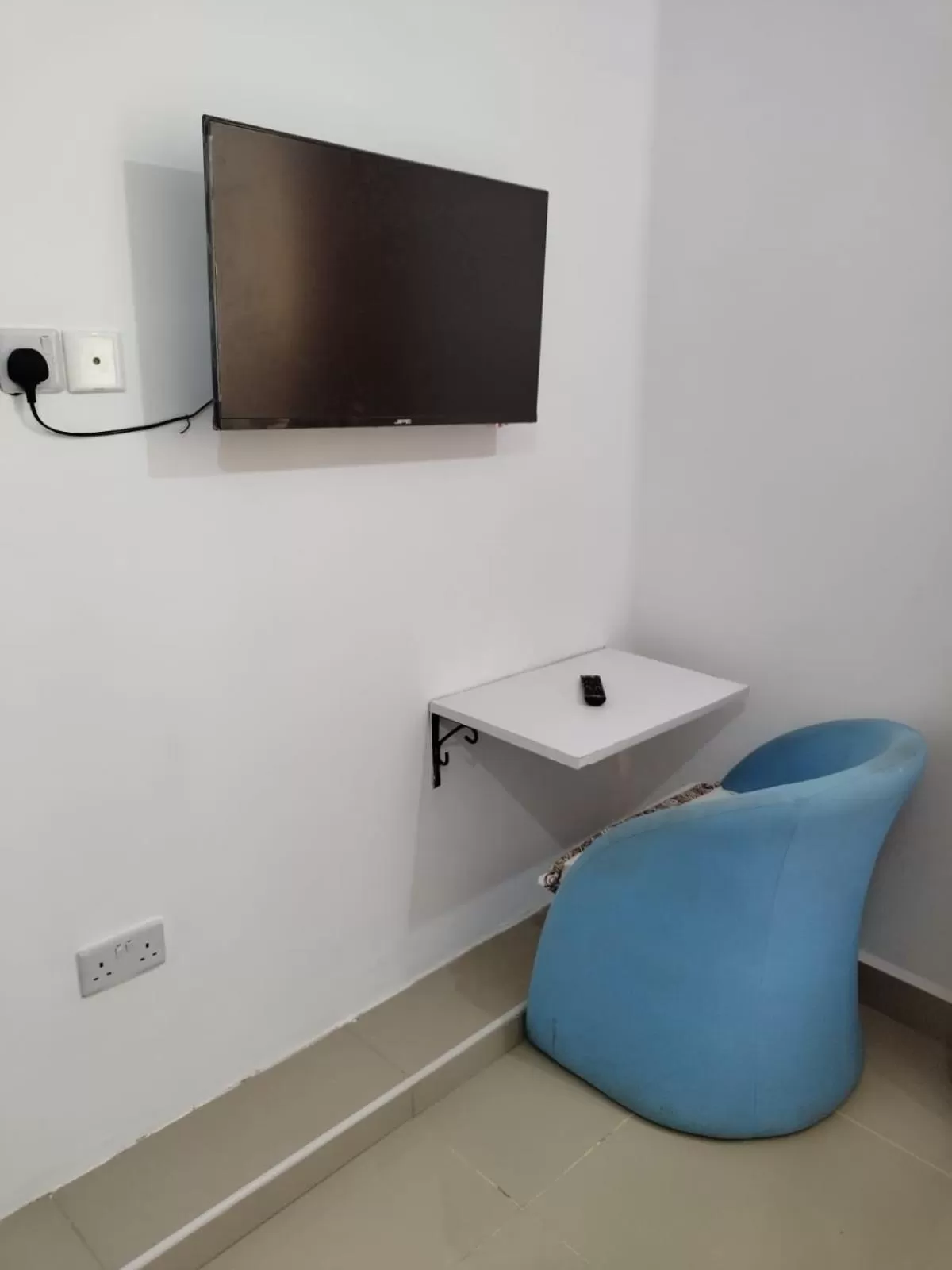 Decorative detail, TV/Entertainment Center in 6 Park Retreat