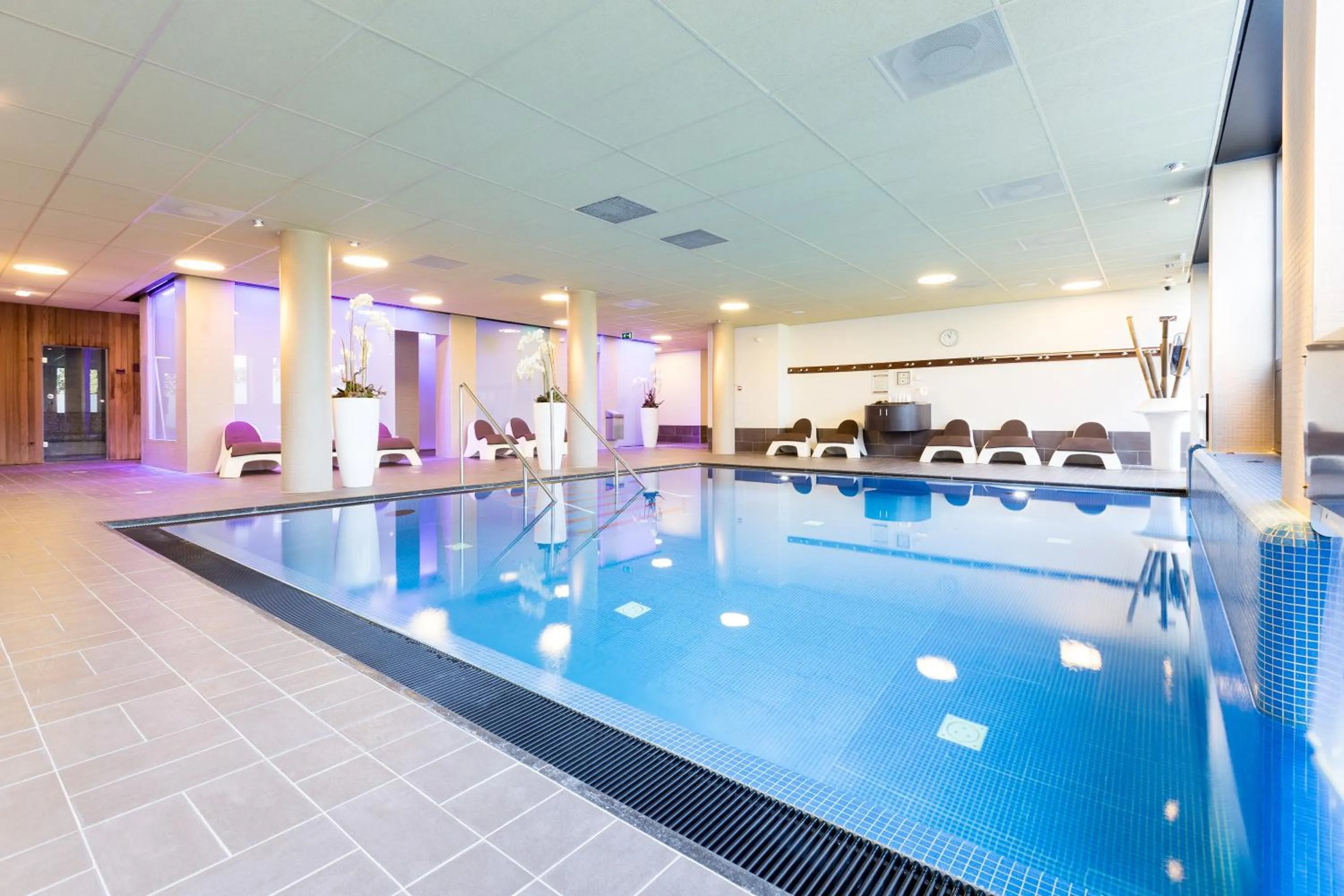 Swimming pool in Fletcher Wellness-Hotel Stadspark
