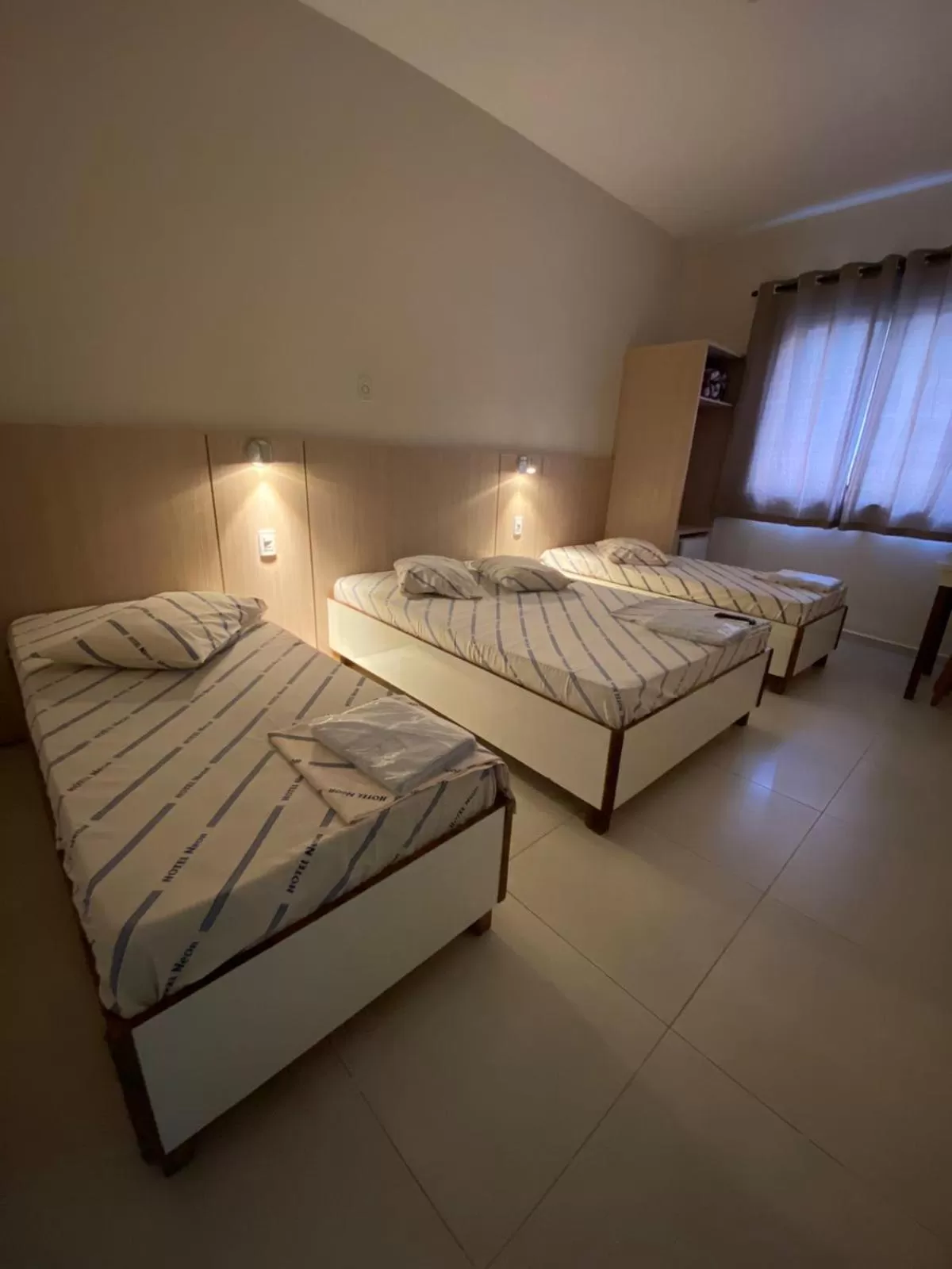 Bed in Hotel Neon - próximo a 25 de março, Bom Retiro e Brás, á 2min do mirante Sampa SKY e pista de skate Anhangabaú