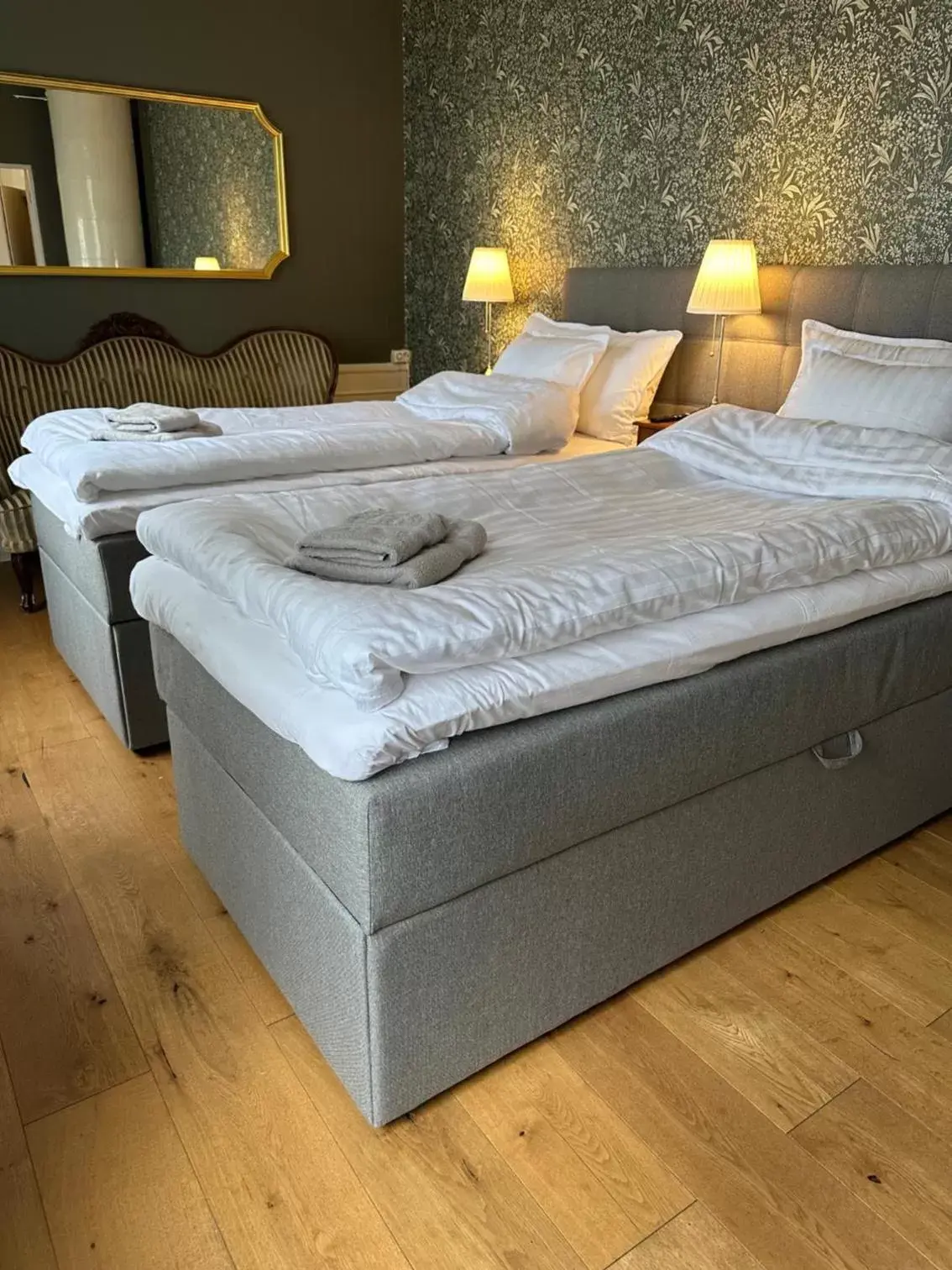 Double Room with Shared Bathroom in Kinna Bed & Breakfast Double Room with Shared Bathroom in Kinna Bed & Breakfast