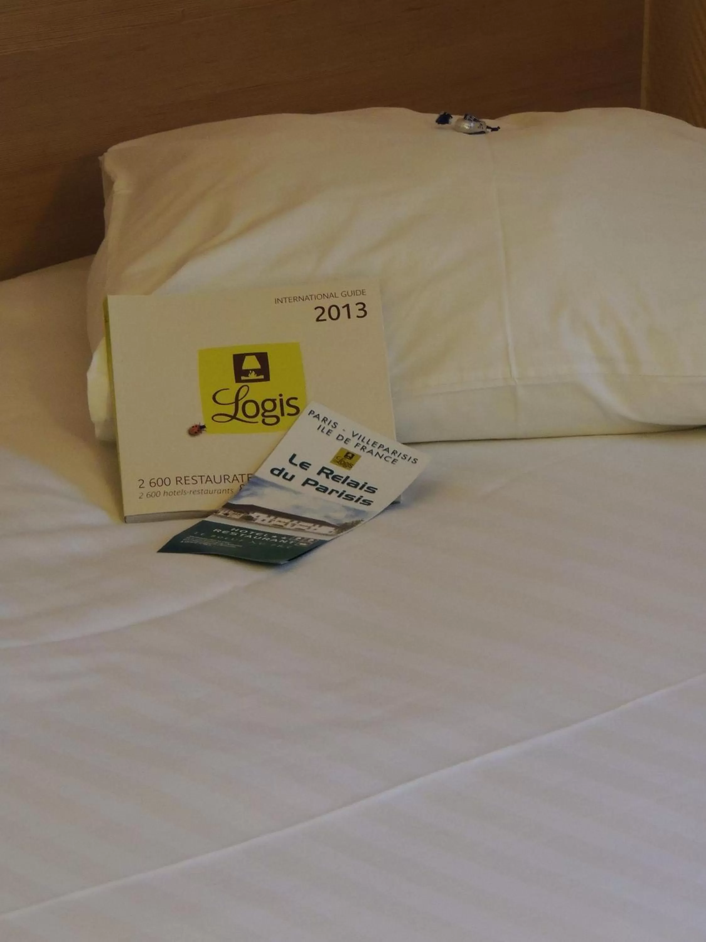 Bed in Logis Hôtel - Le Relais du Parisis