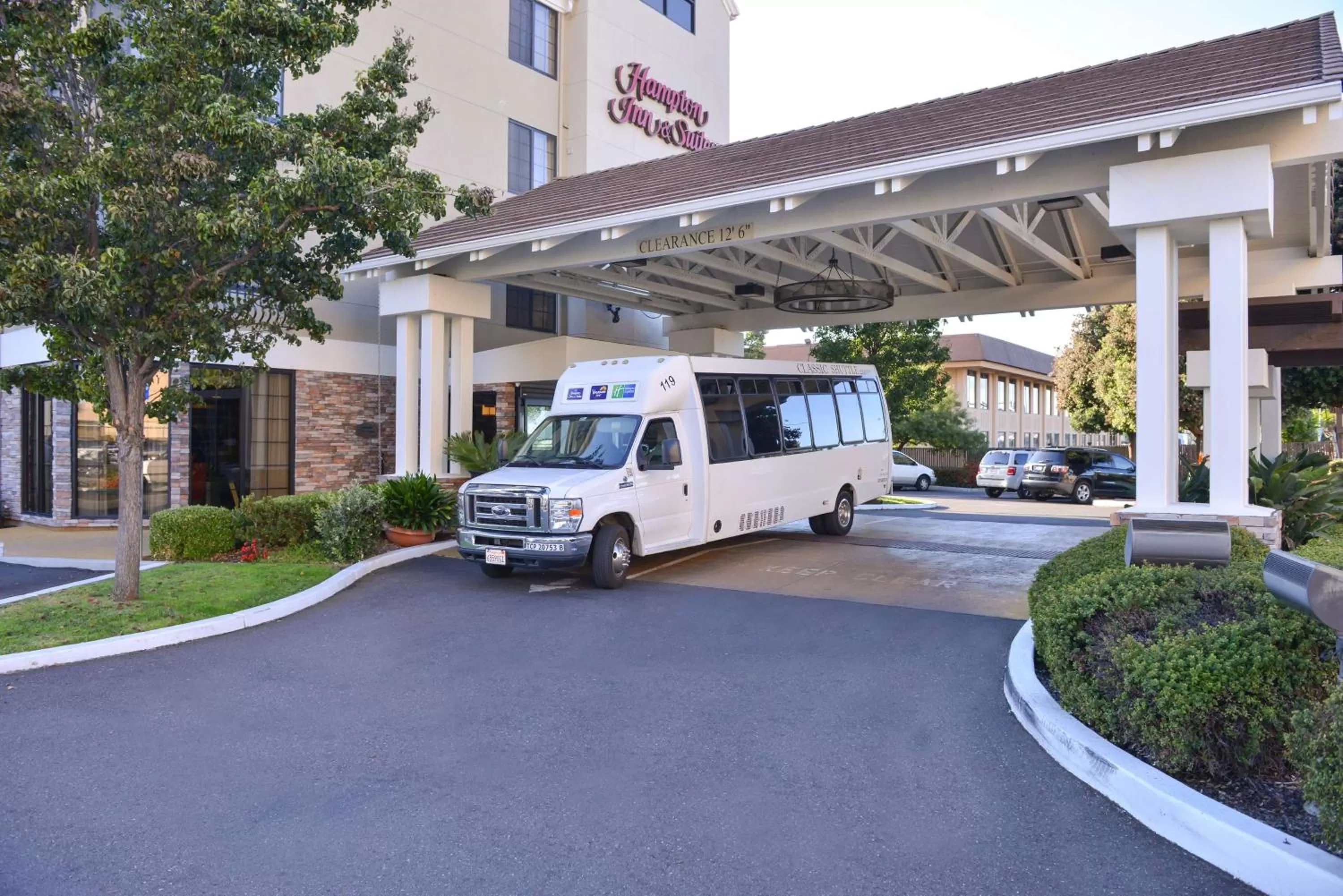 Property building in Hampton Inn & Suites San Francisco-Burlingame-Airport South