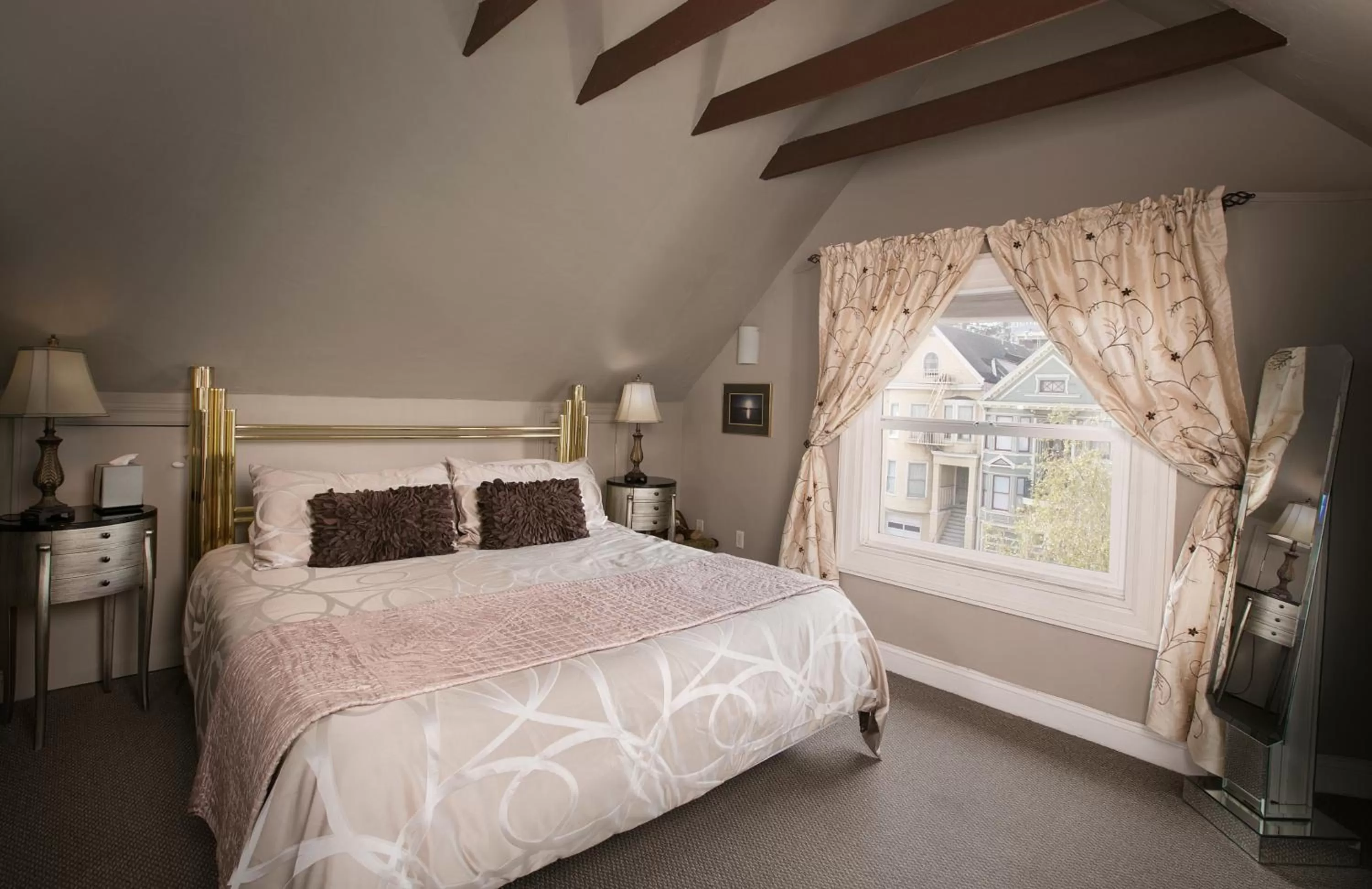 Bedroom, Bed in Noe's Nest Bed and Breakfast