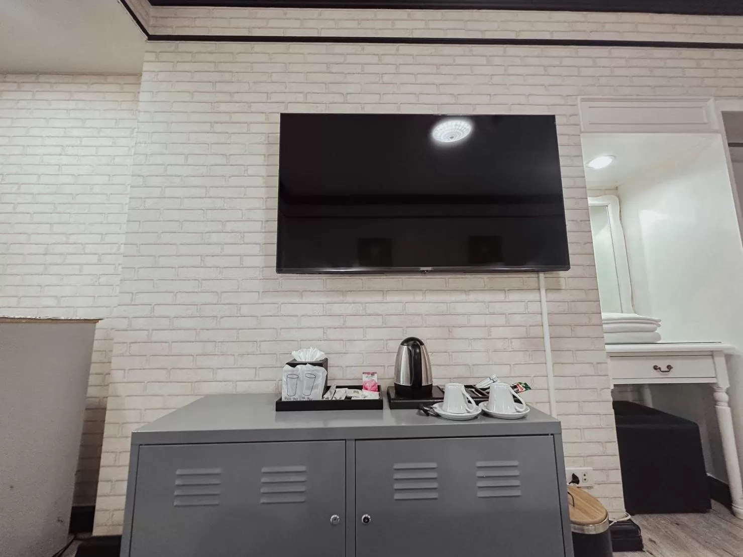 TV and multimedia in Hotel De Khuvieng