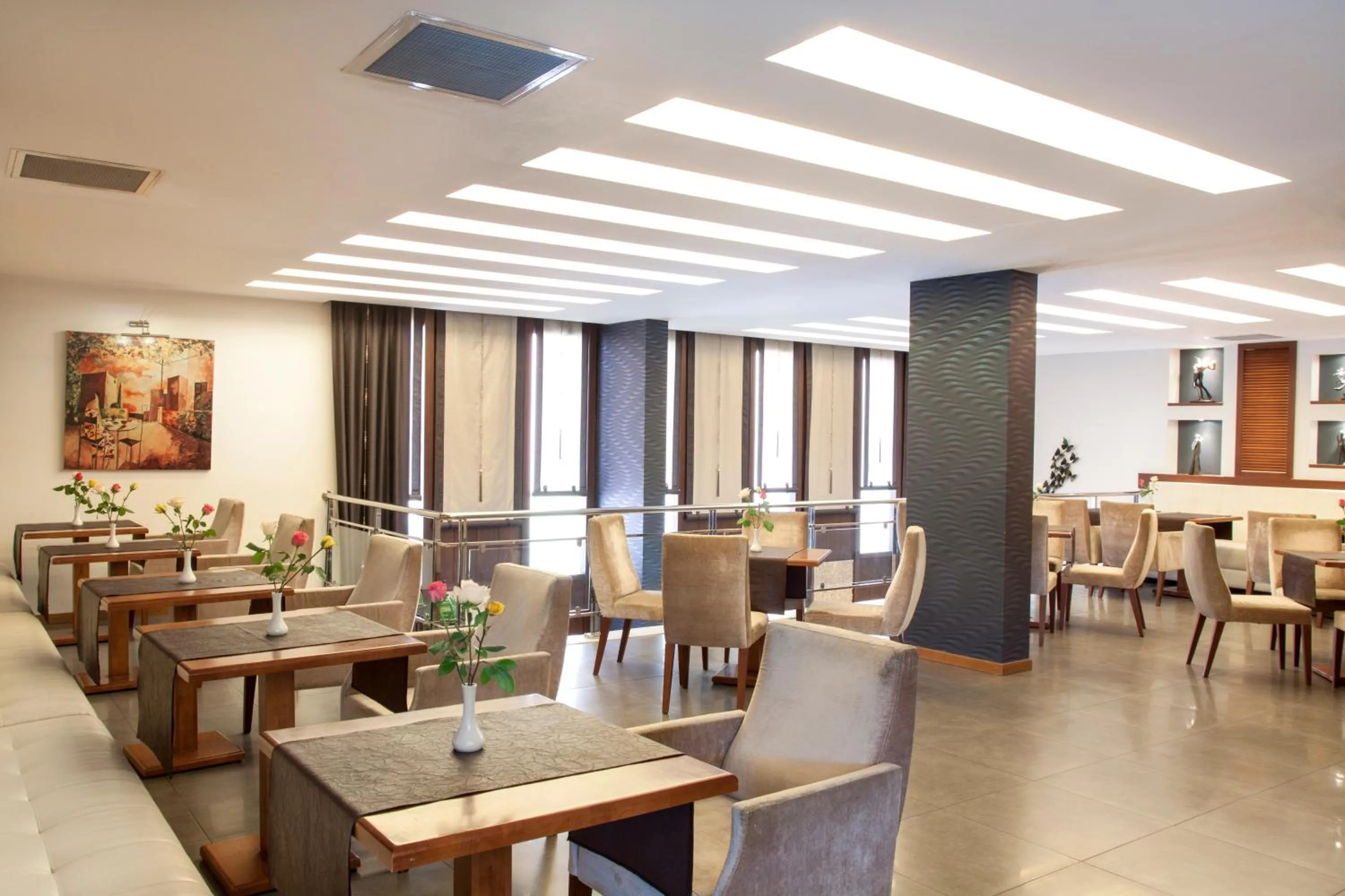 Restaurant/places to eat in Blanca Hotel