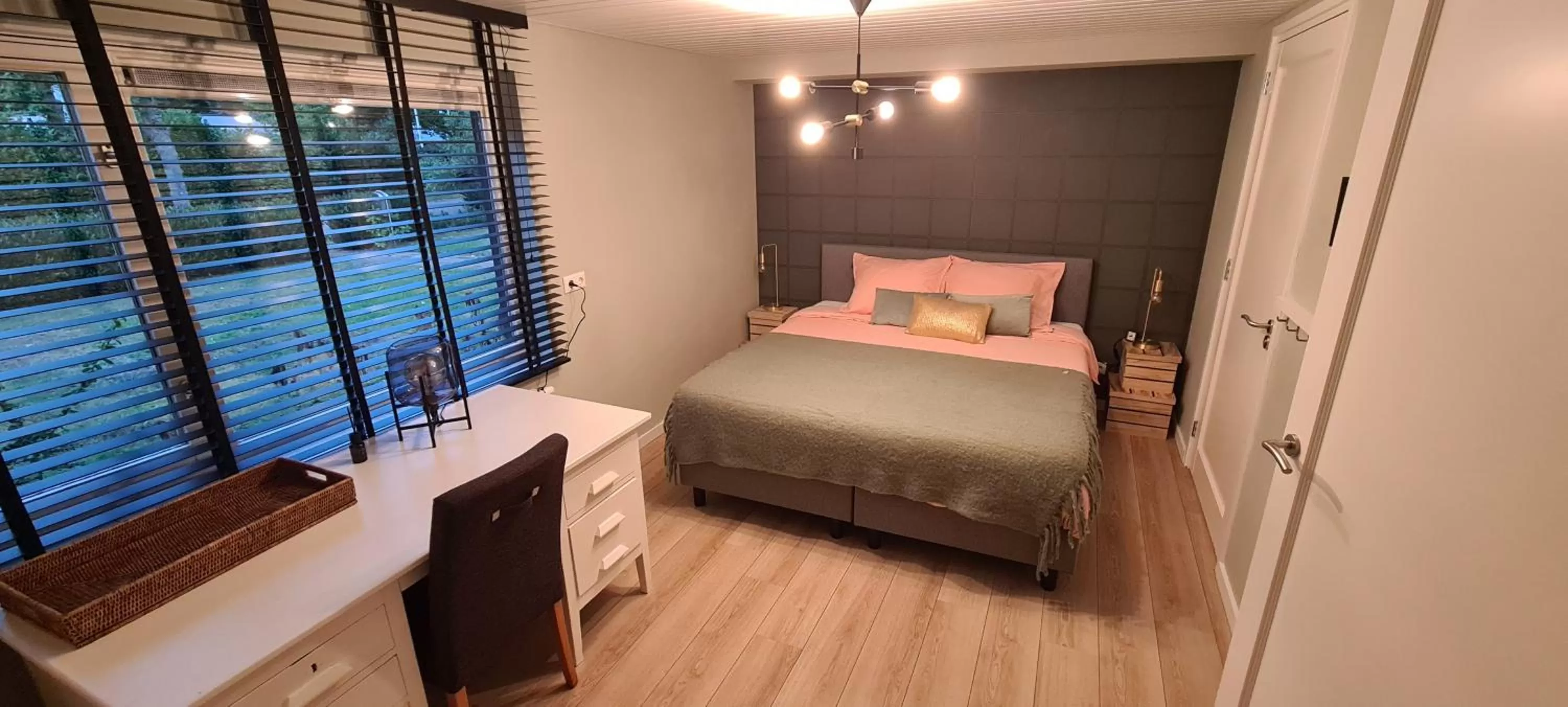 Bedroom, Bed in Bij Ons Naast