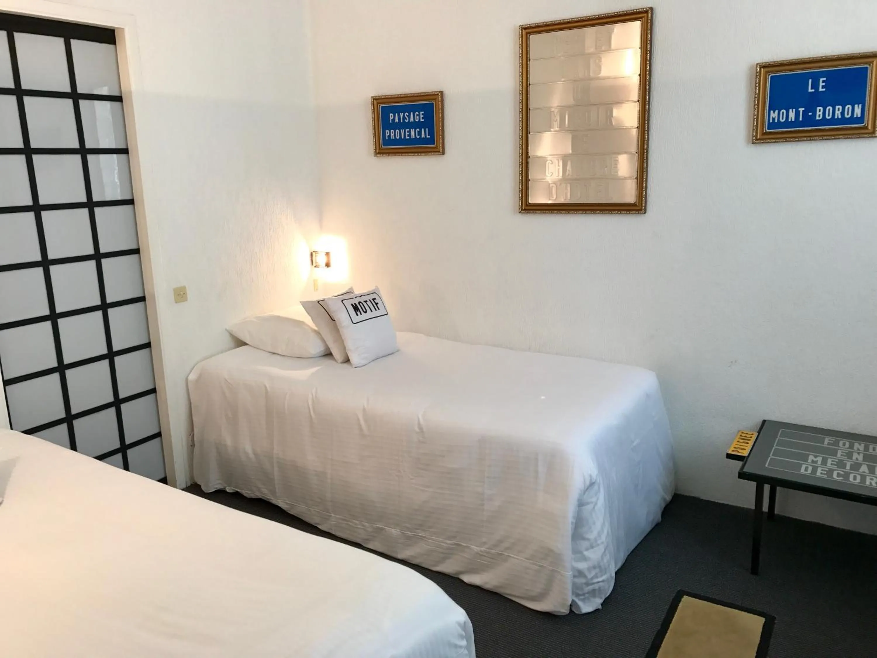 Standard Twin Room in Le Windsor, Jungle Art Hotel