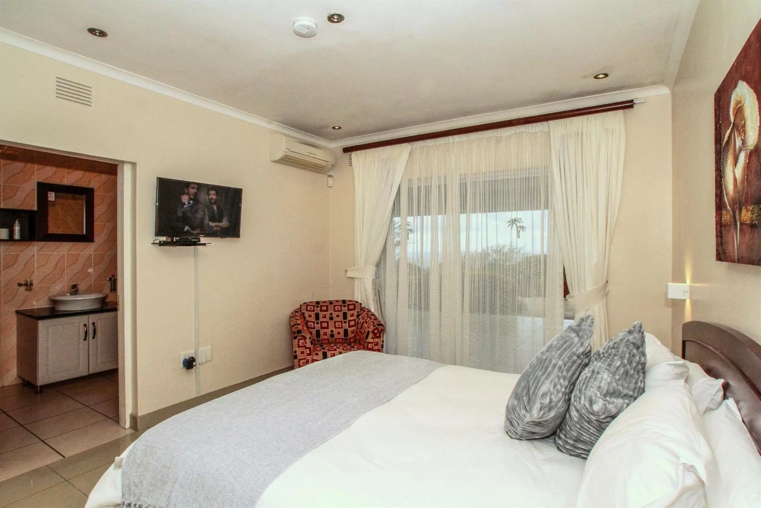 Bed in Addis Bed and Breakfast