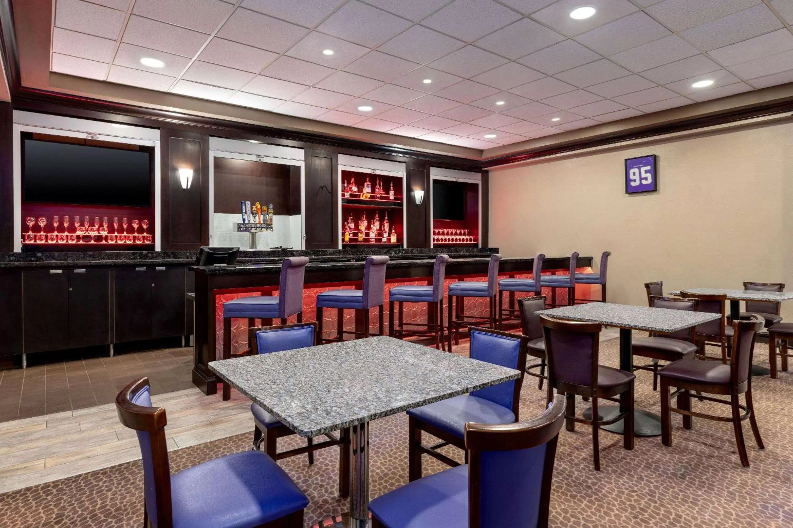 Lounge or bar, Restaurant/Places to Eat in IBAN Hotel, Trademark Collection by Wyndham