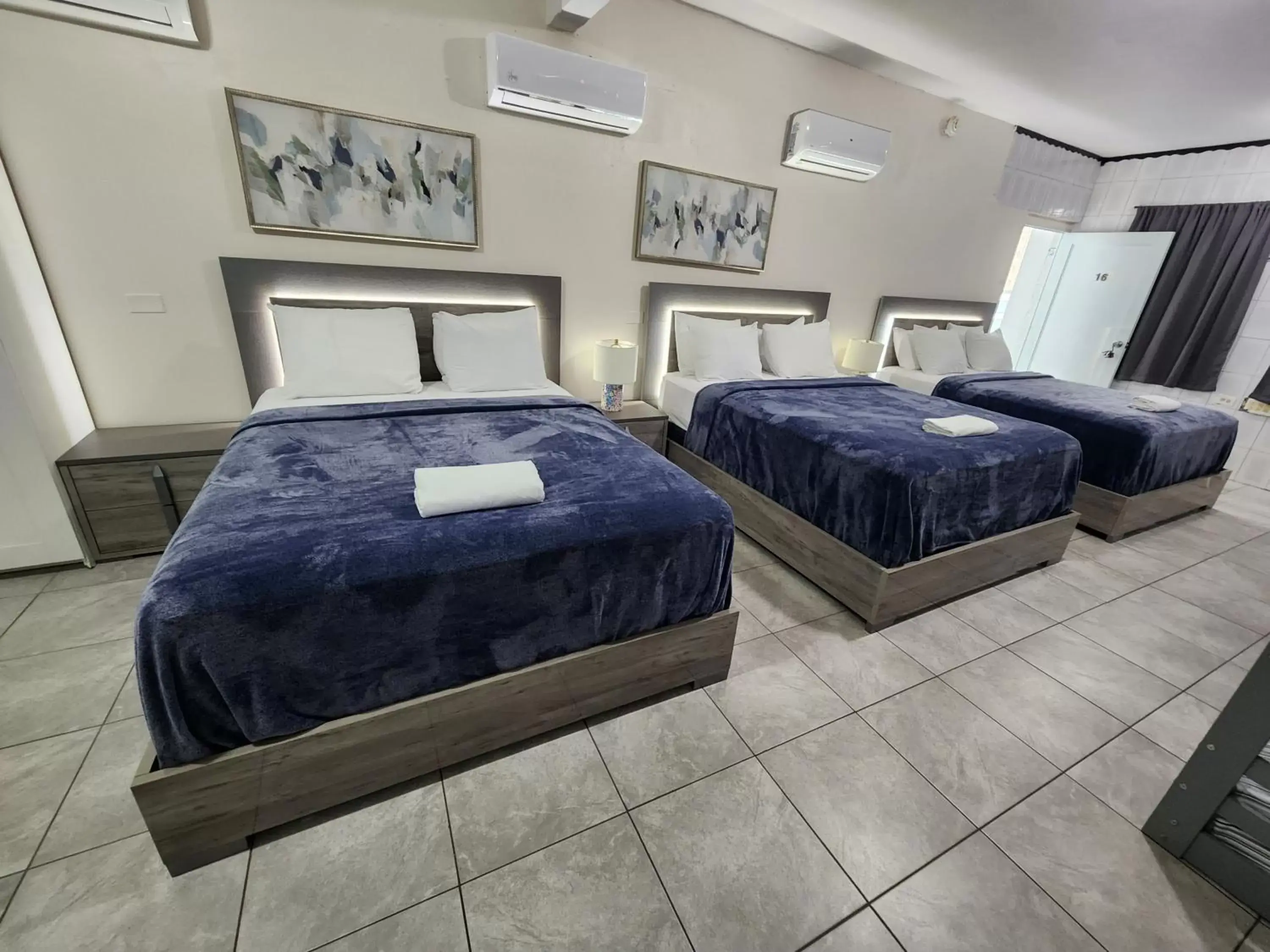 Family Room in The Village Inn Family Room in The Village Inn