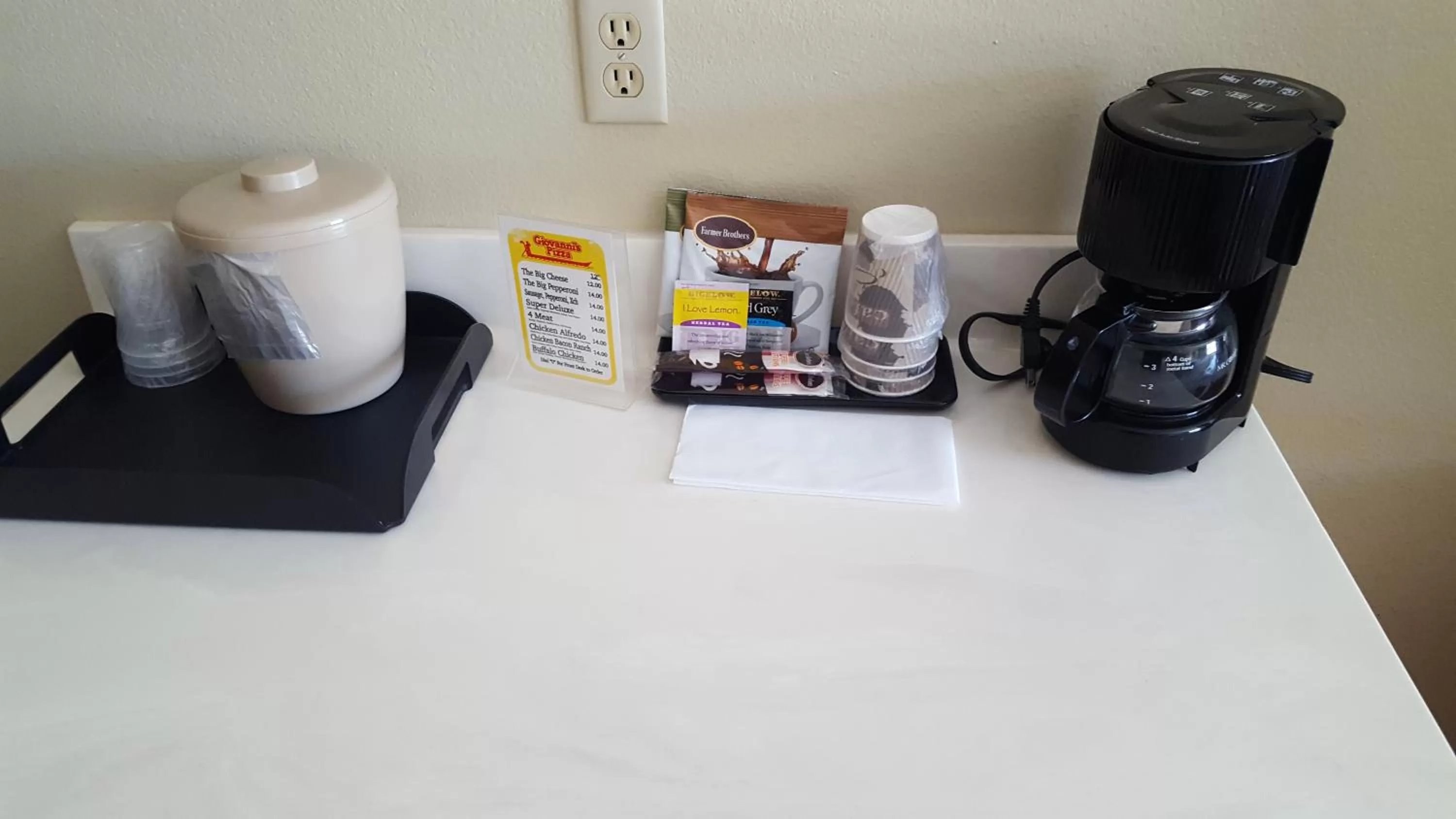 Coffee/tea facilities in Country Inn Walker