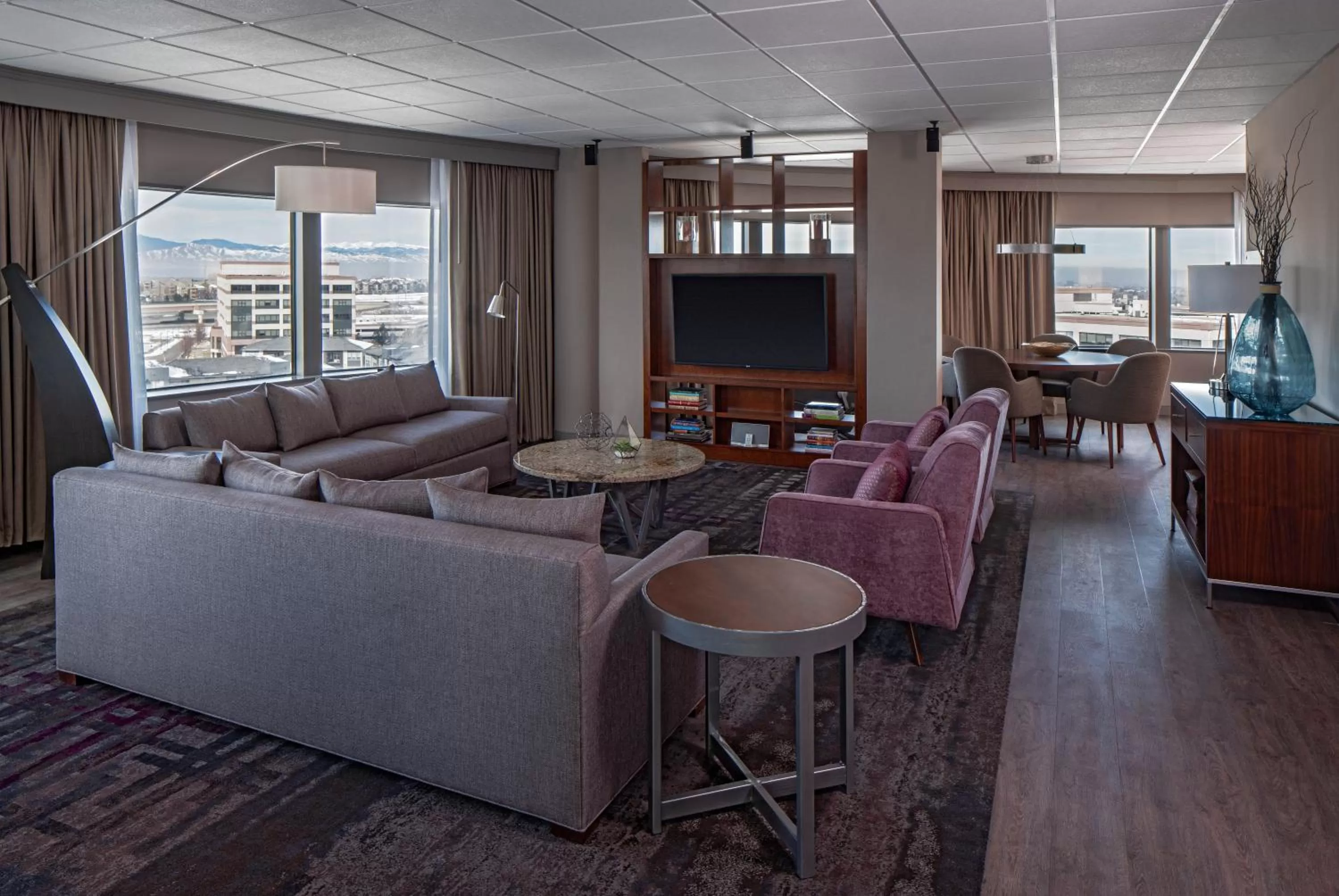 Living room in Hyatt Regency Denver Tech Center