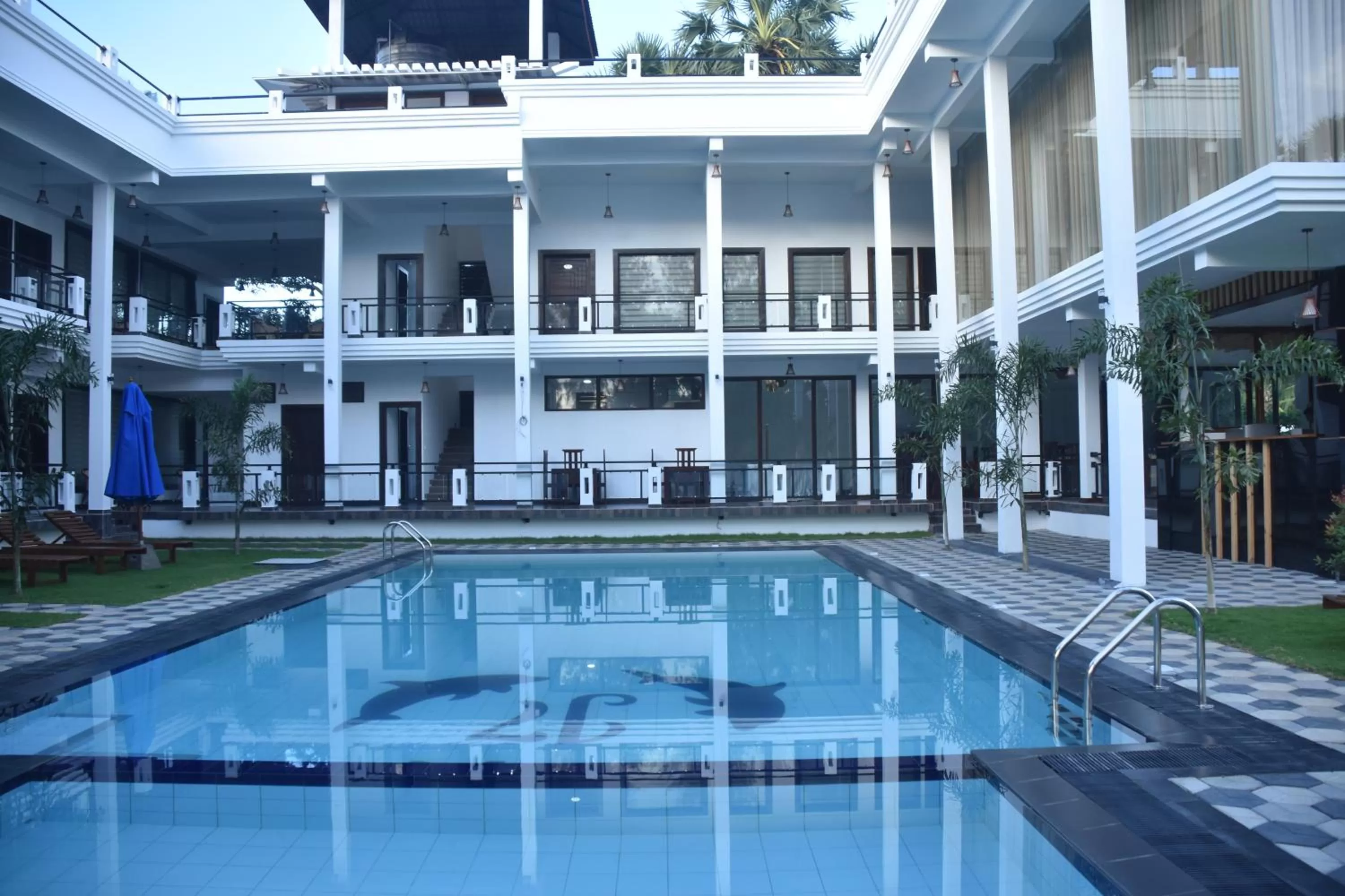 Swimming Pool in J7 Villaj Resort