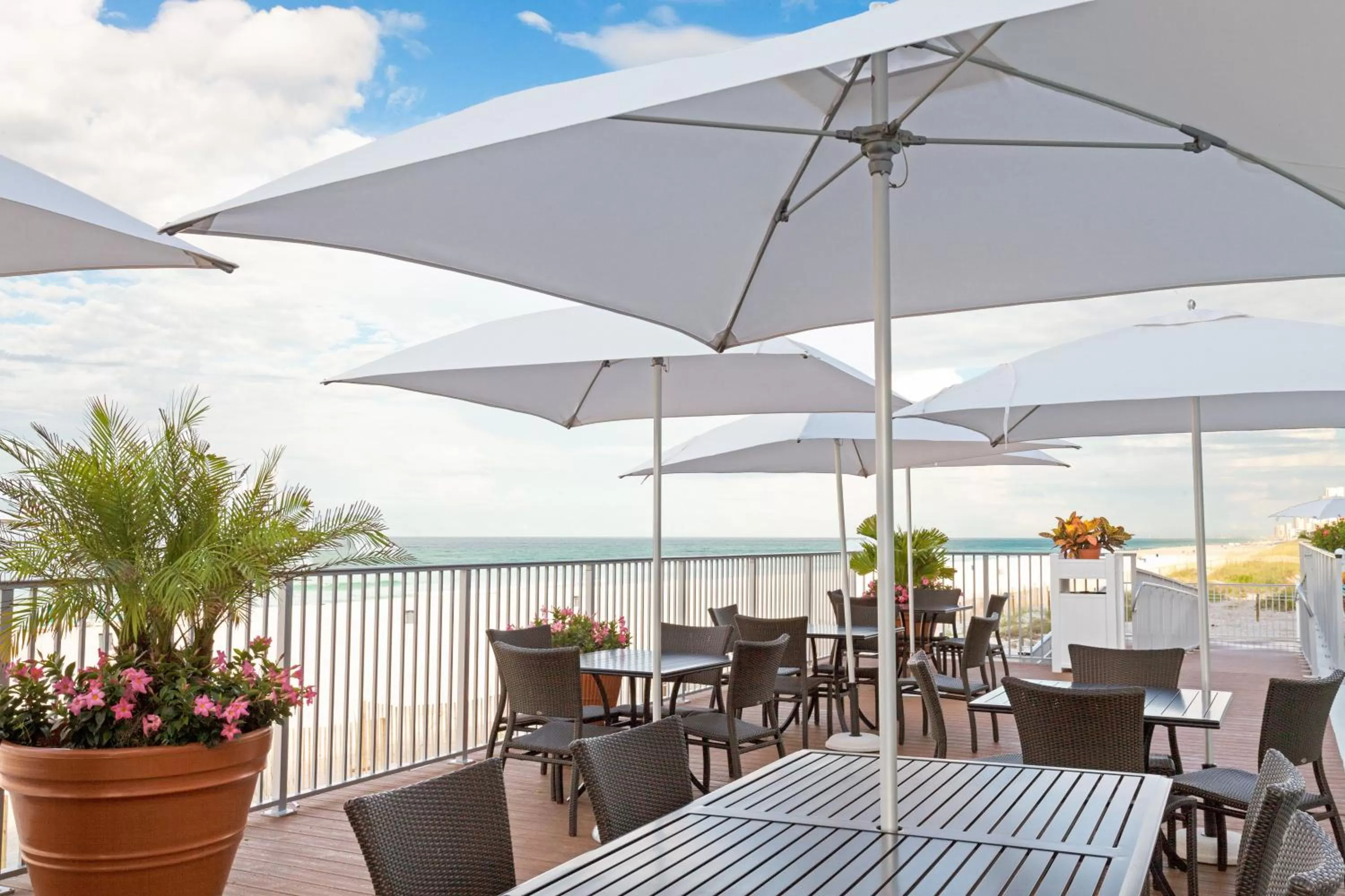 Lobby or reception in Holiday Inn Express & Suites Panama City Beach - Beachfront by IHG