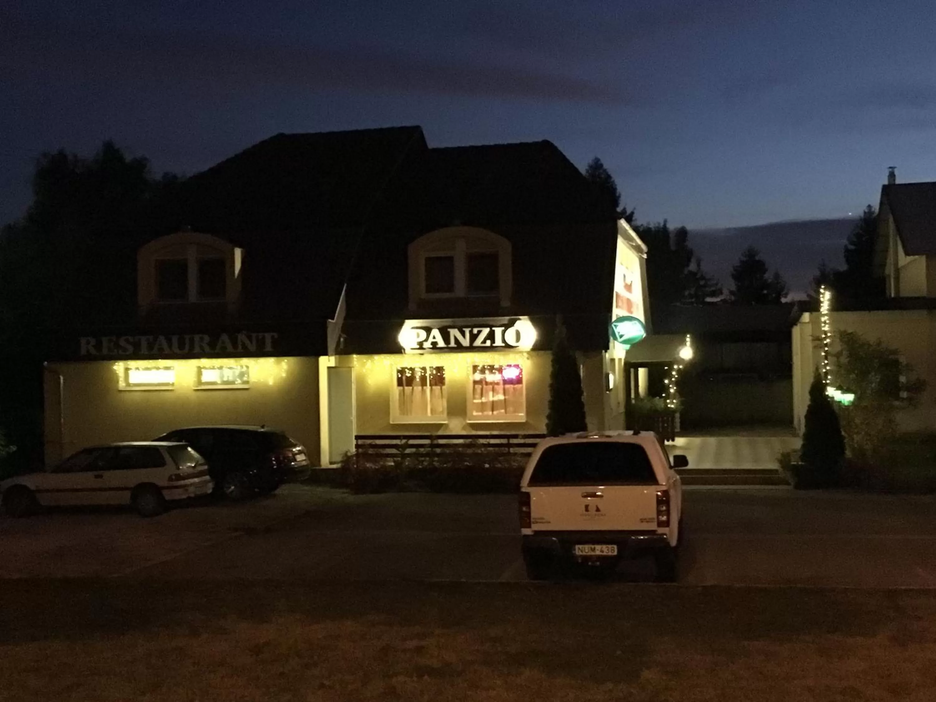 Property Building in Romantik Étterem - Panzió