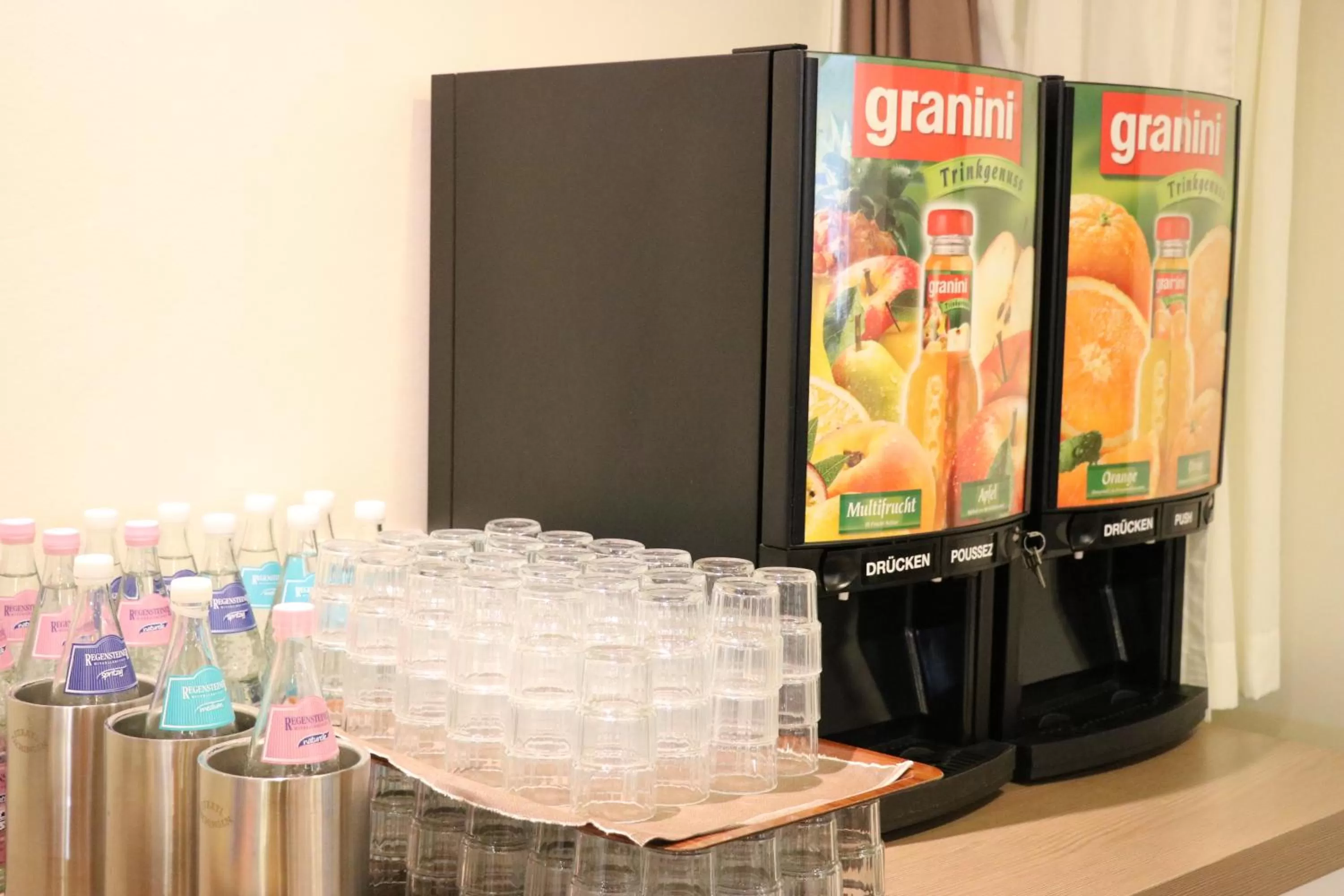 Buffet breakfast in Hotel Continental Hamburg Hauptbahnhof