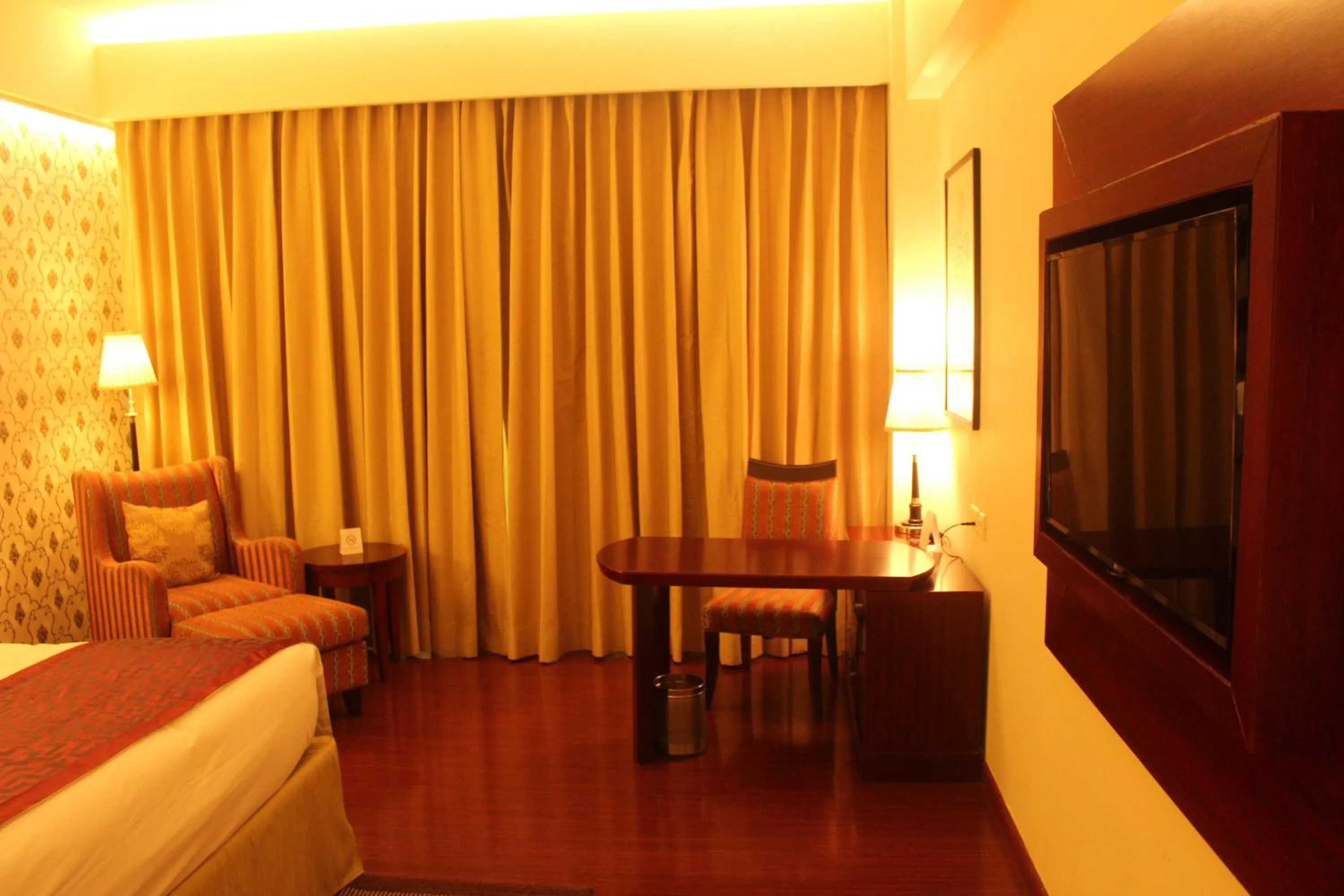 TV and multimedia, Bed in Ramada by Wyndham Jaipur Jaisinghpura