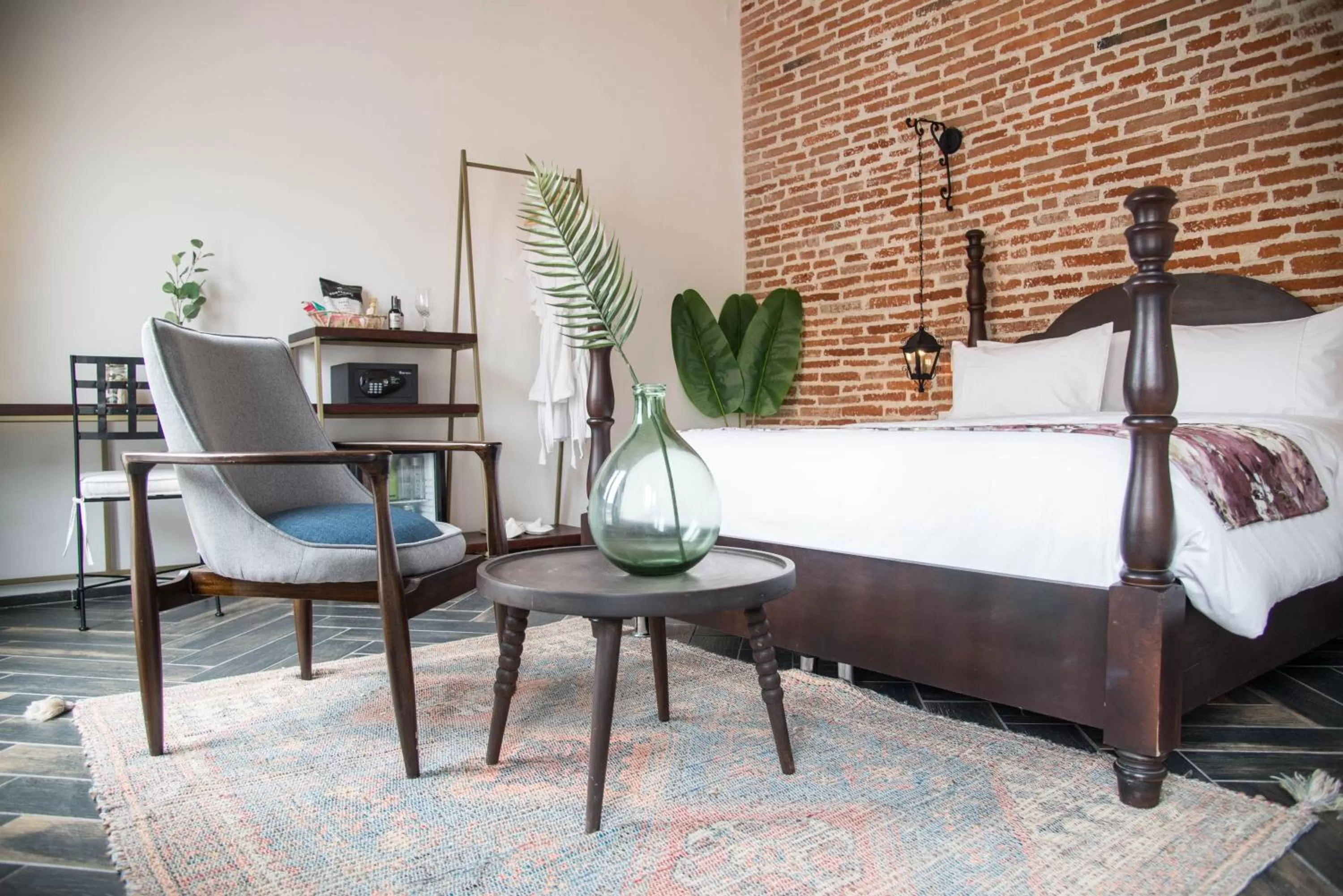 Bedroom, Bed in Soy Local Insignia