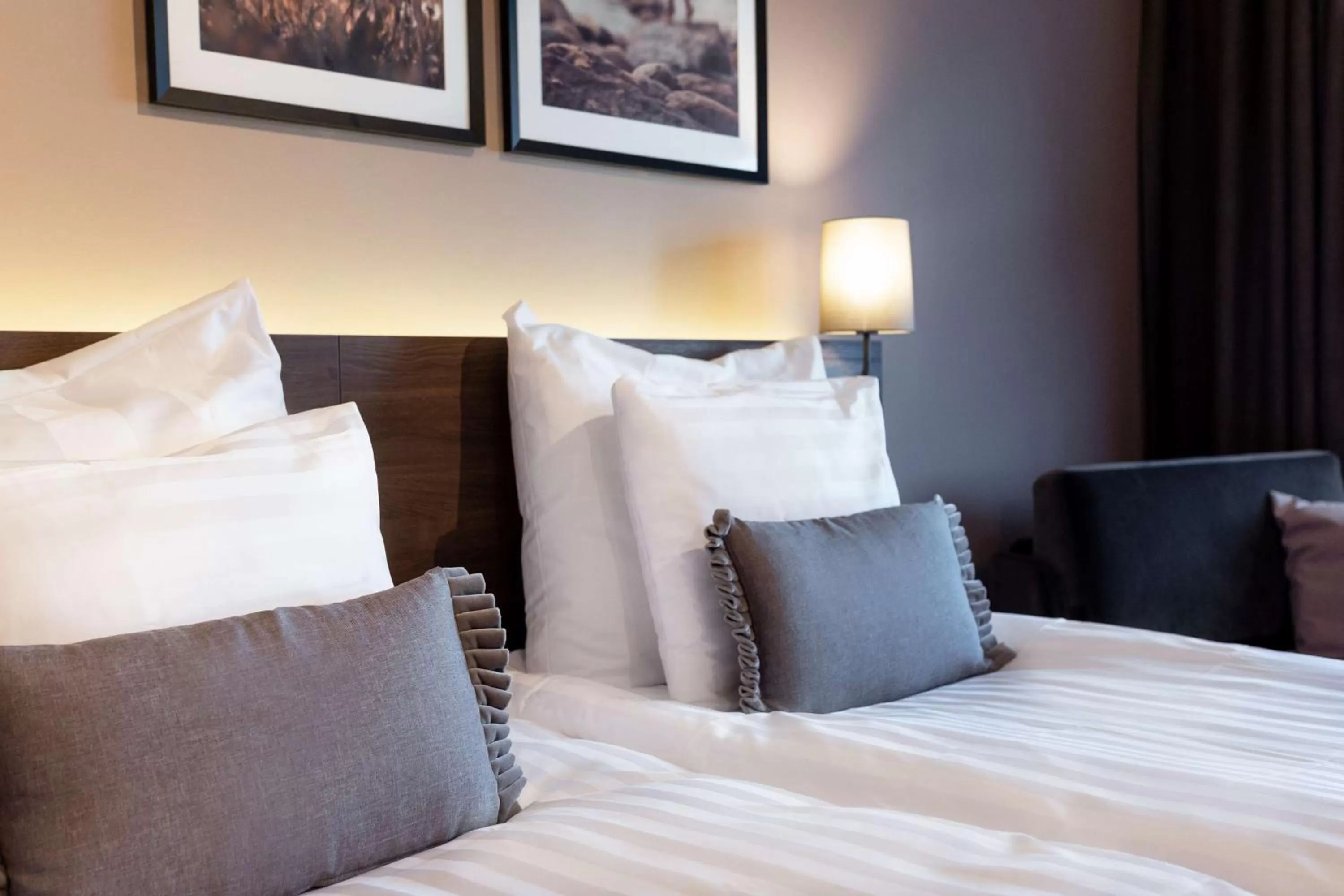 Bedroom, Bed in Scandic Helsinki Airport