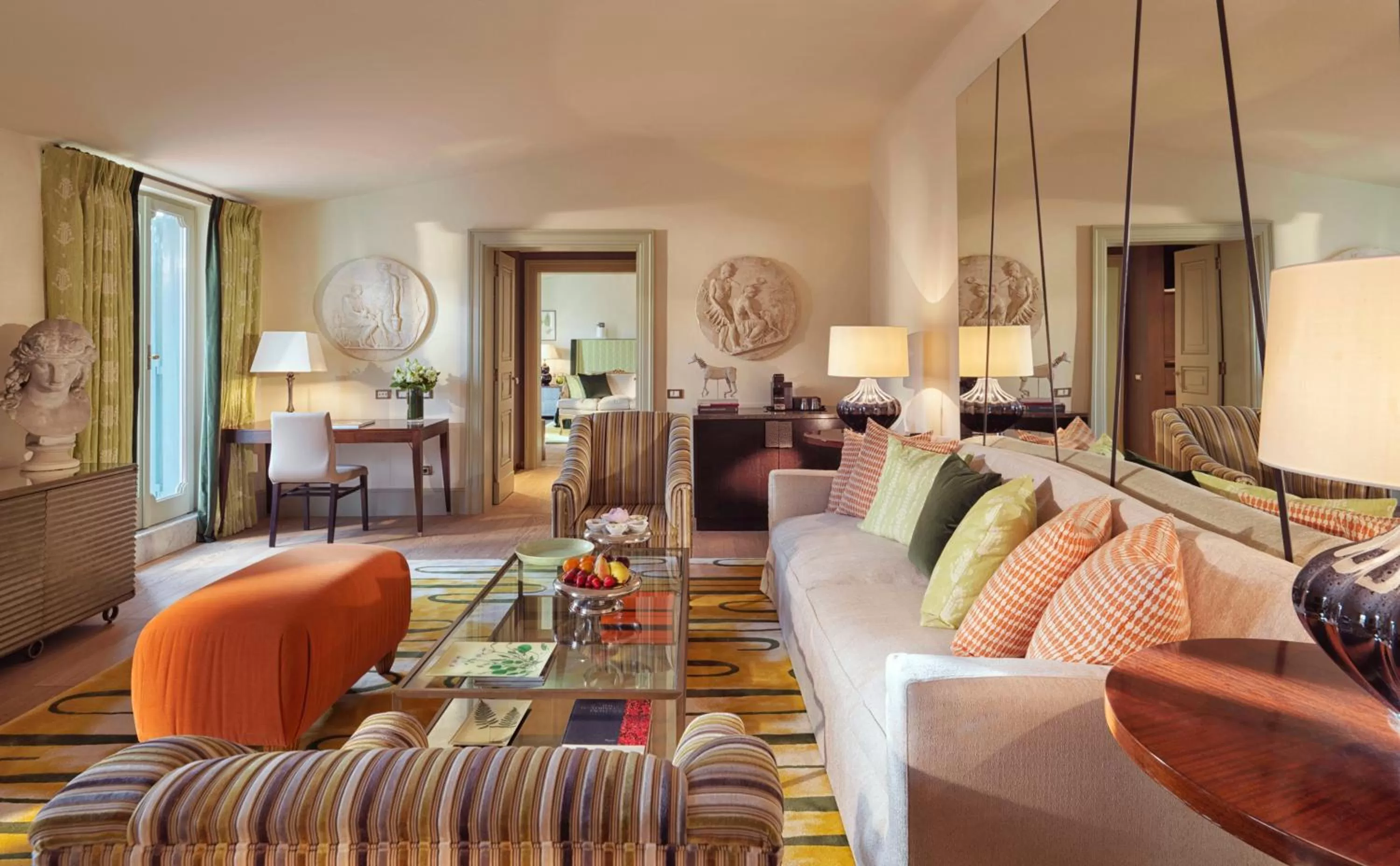 TV and multimedia in Rocco Forte Hotel De Russie