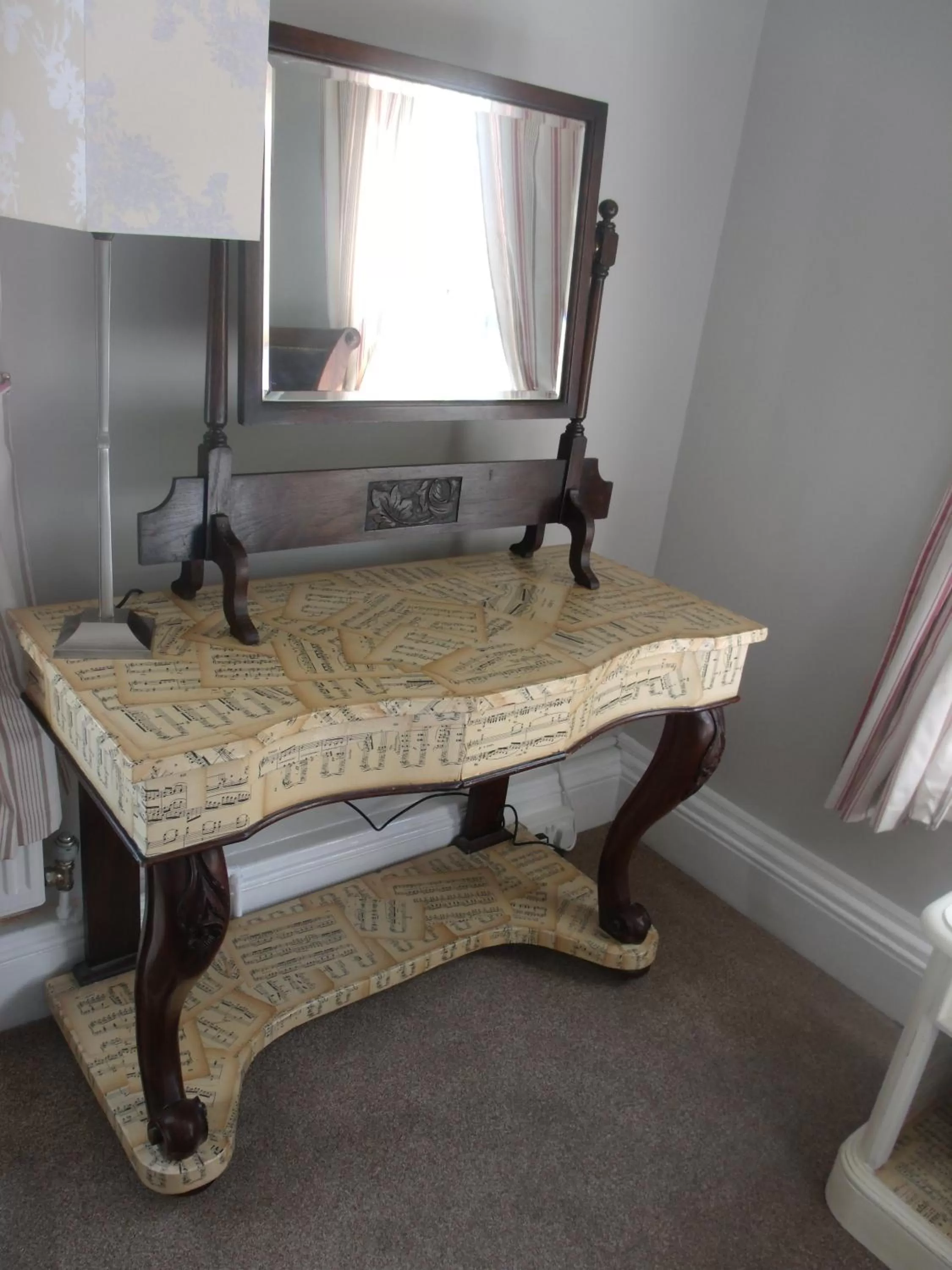 Decorative detail in Hooray Henrys