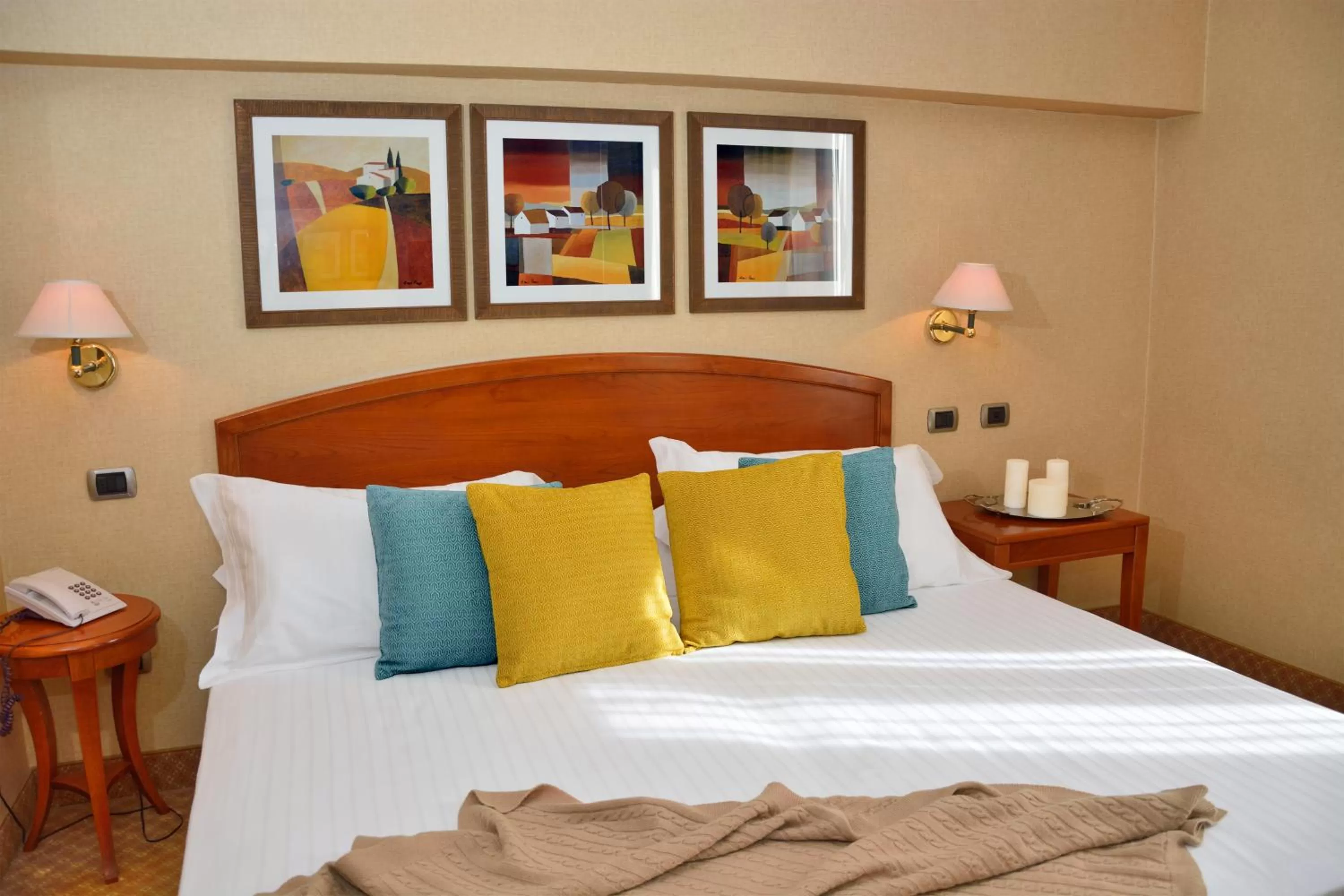 Bedroom, Bed in LH Hotel Lloyd Roma