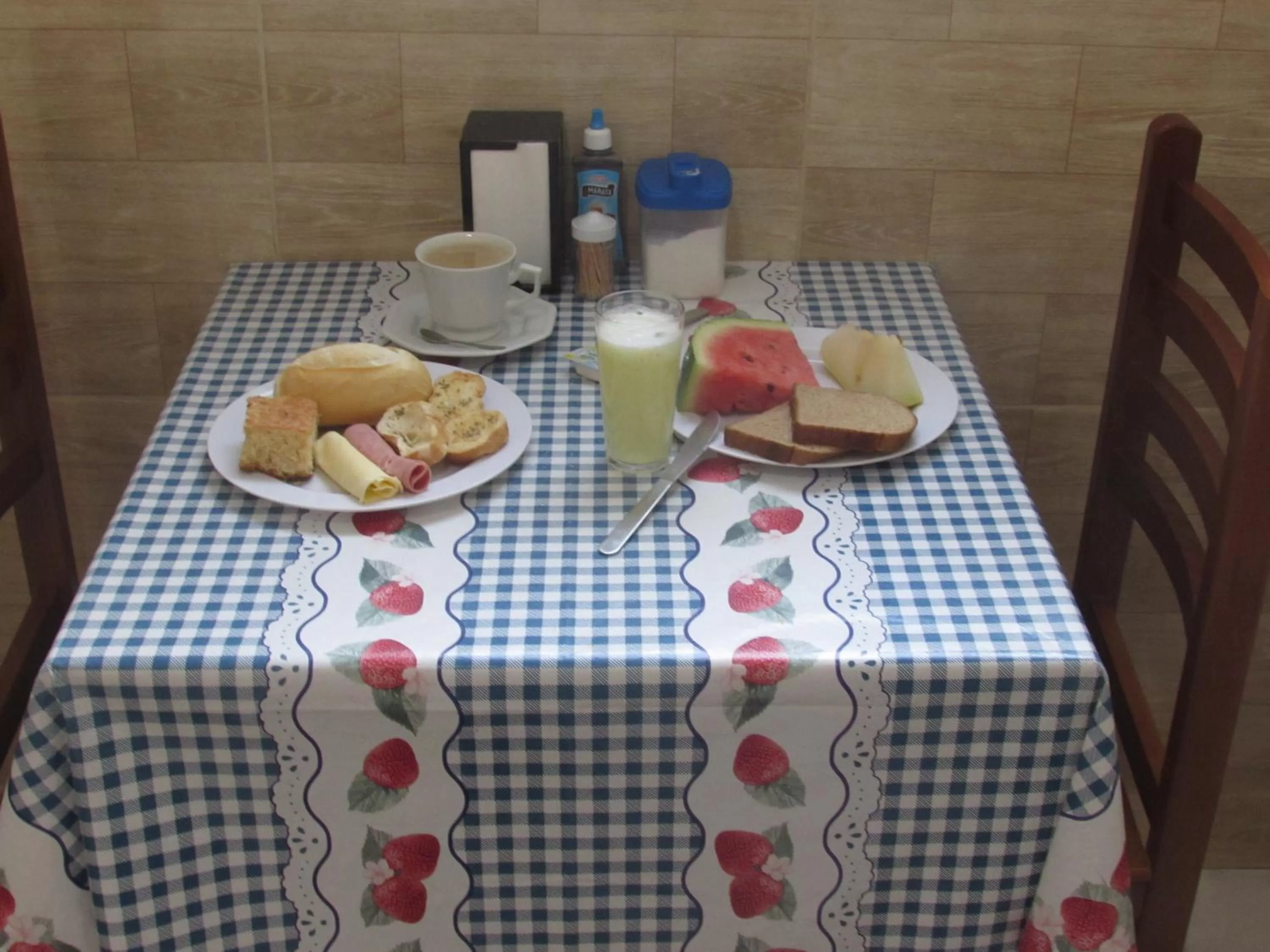 Dining Area in Hotel Plaza Olido