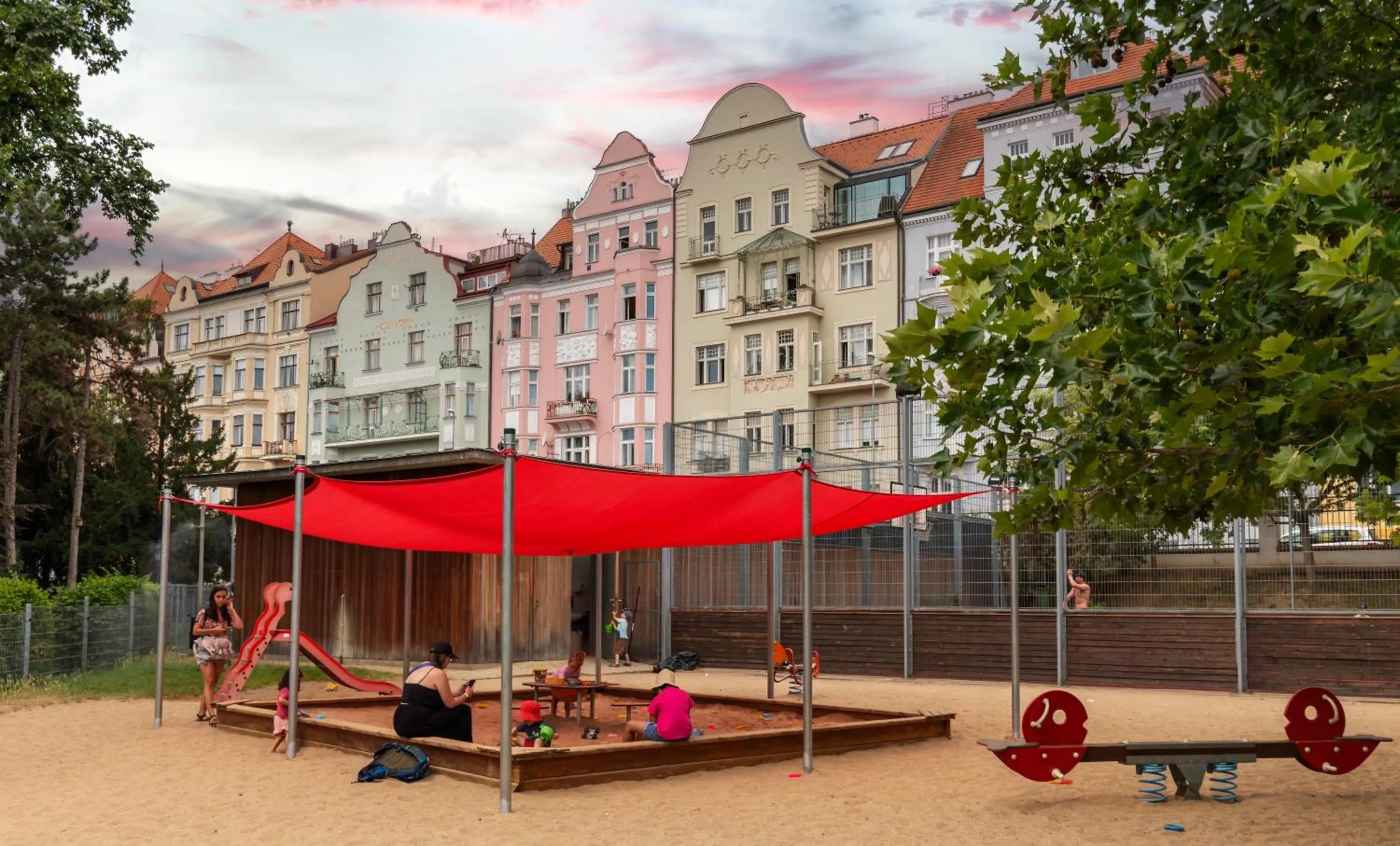children in Sibelius Apartments