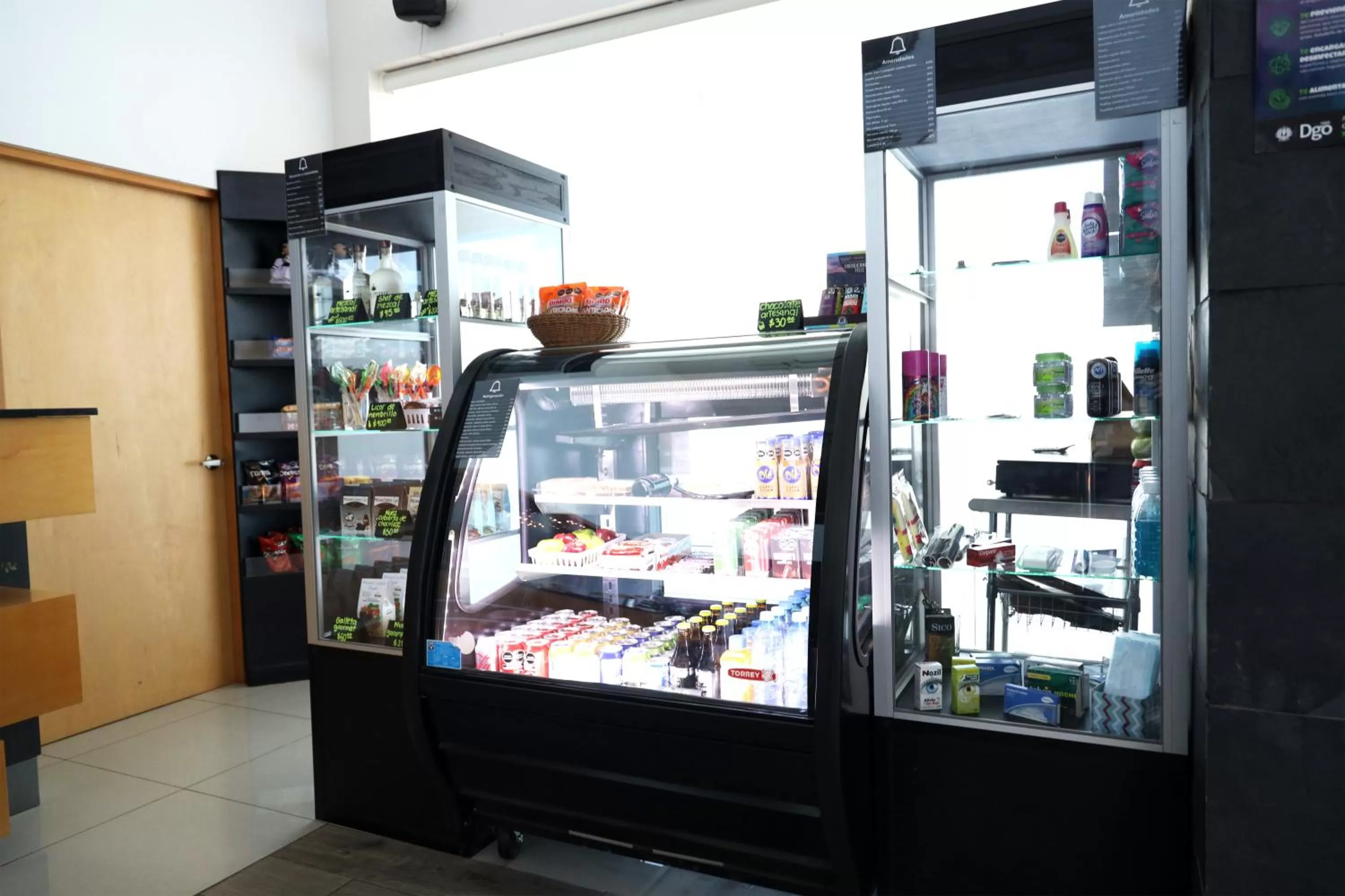 On-site shops in Mision Express Durango