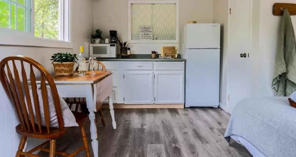 Dining area, Kitchen/Kitchenette in Barefoot Villas and Retreat