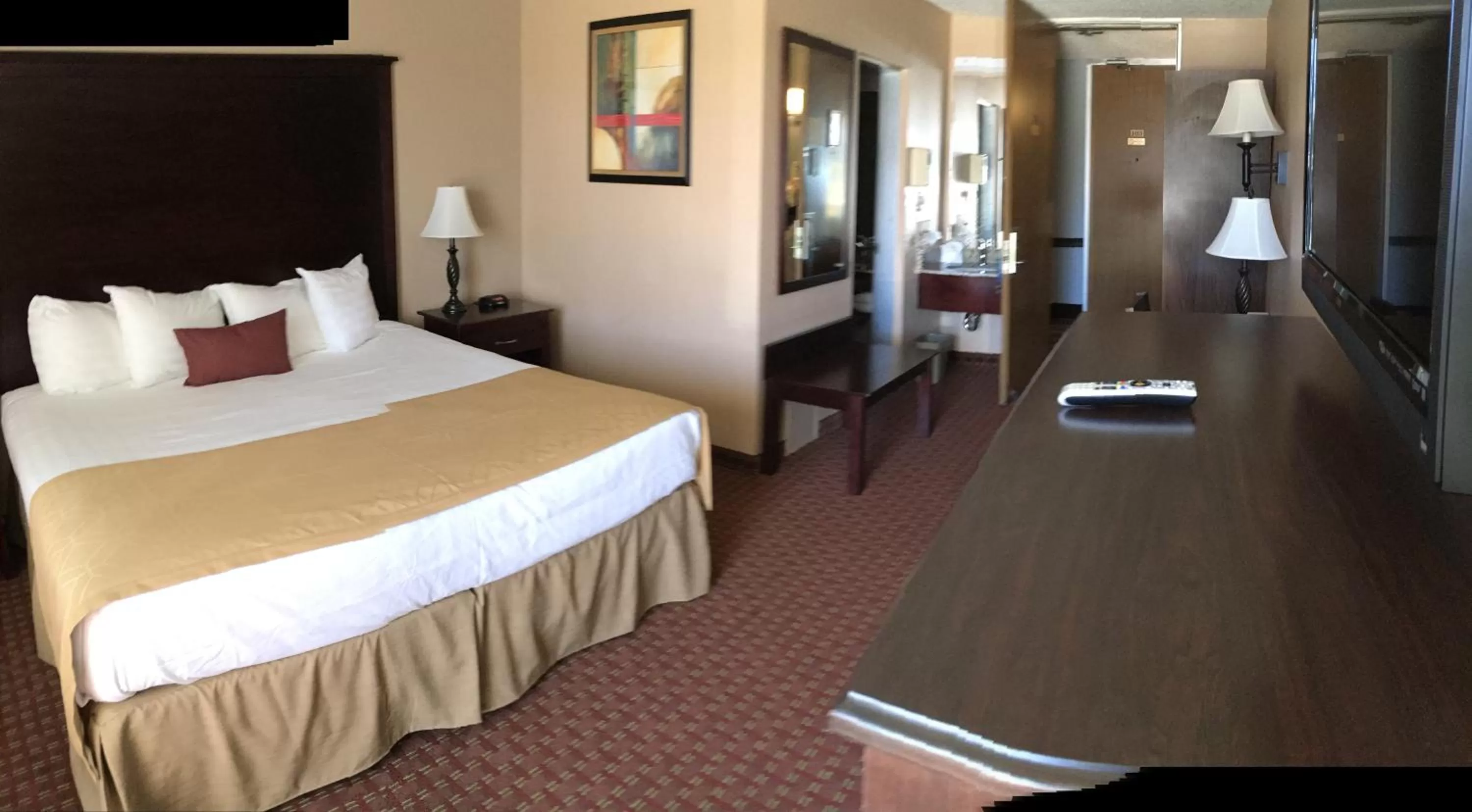 Photo of the whole room, Bed in Travelodge by Wyndham Lakeland