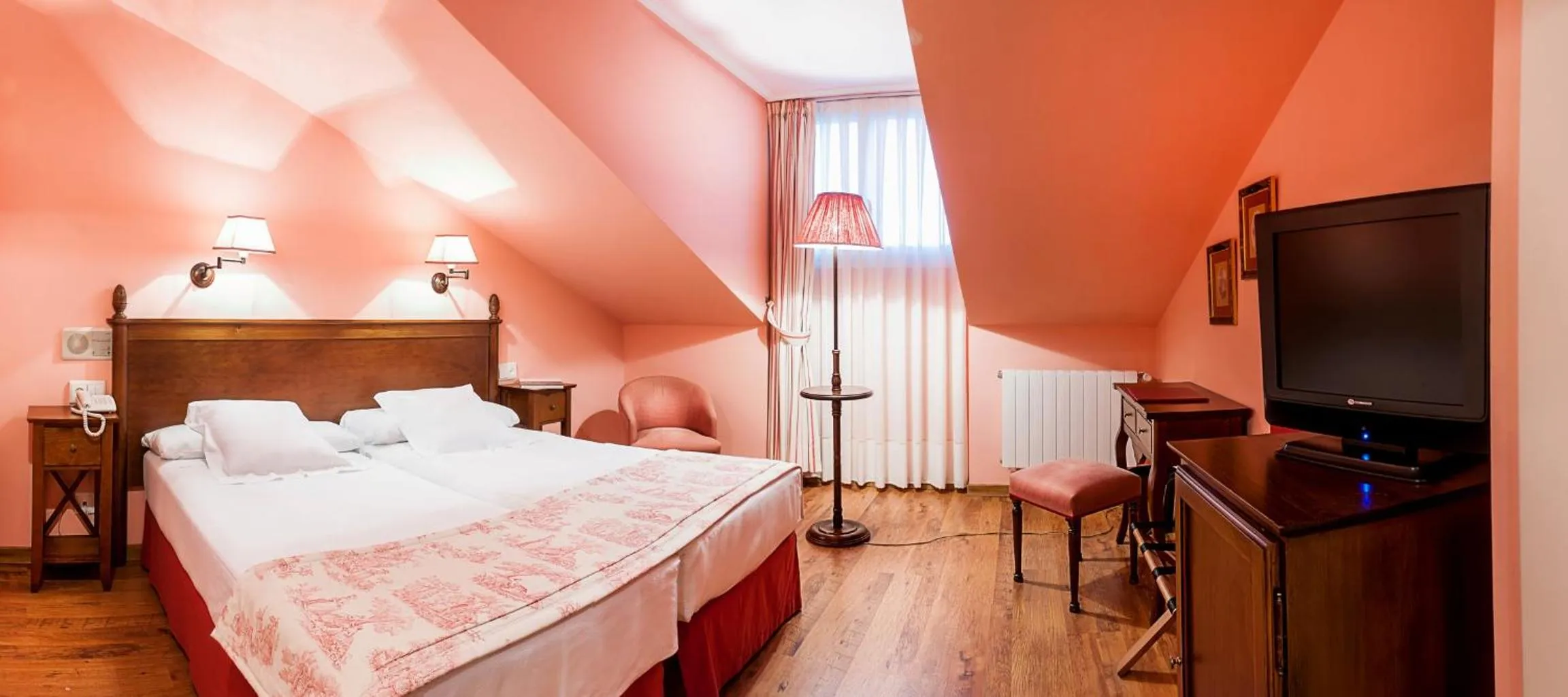 Bed in Silken Spa La Hacienda De Don Juan