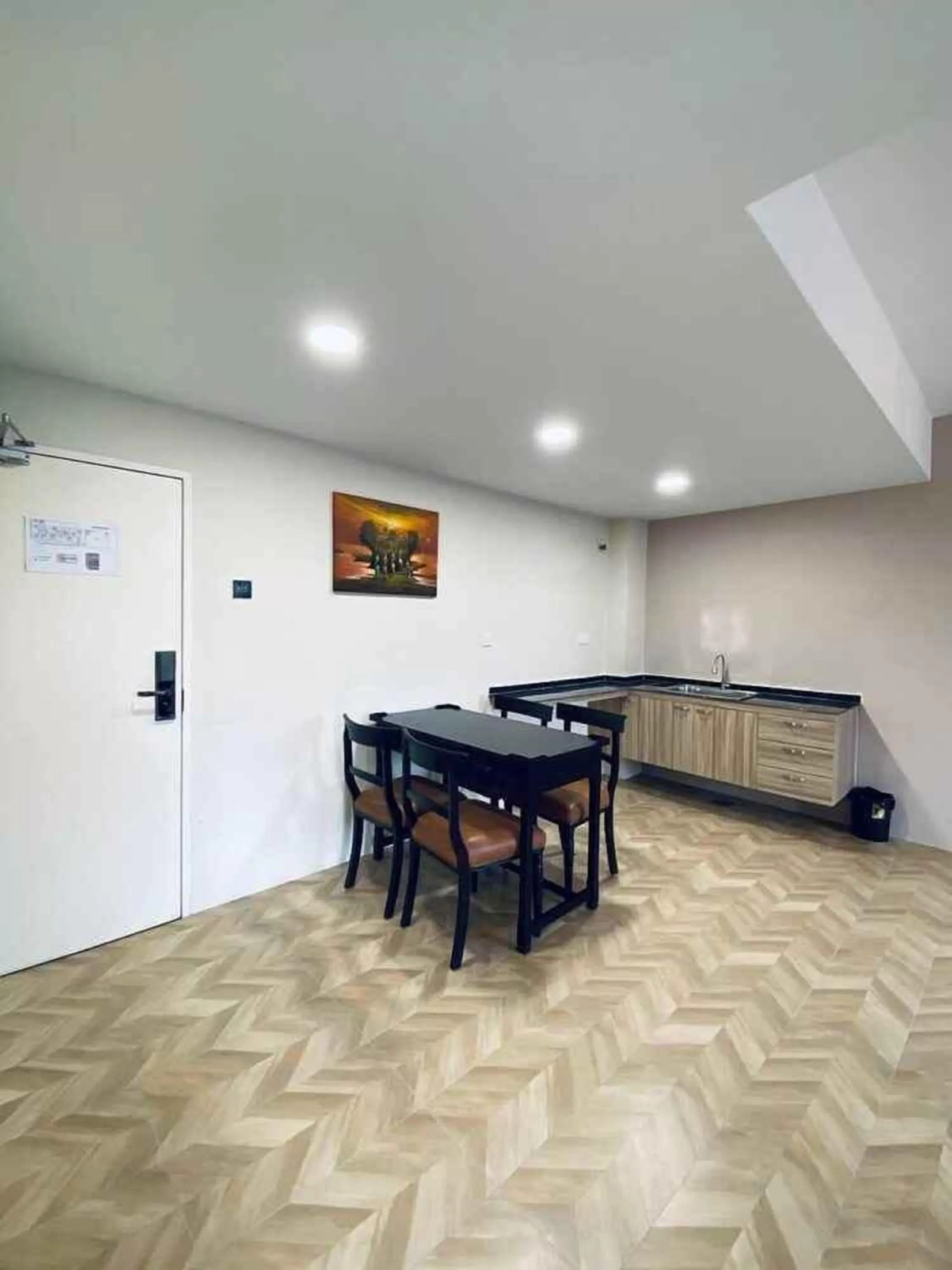 Dining Area in Townhouse OAK Dz Premier Suite