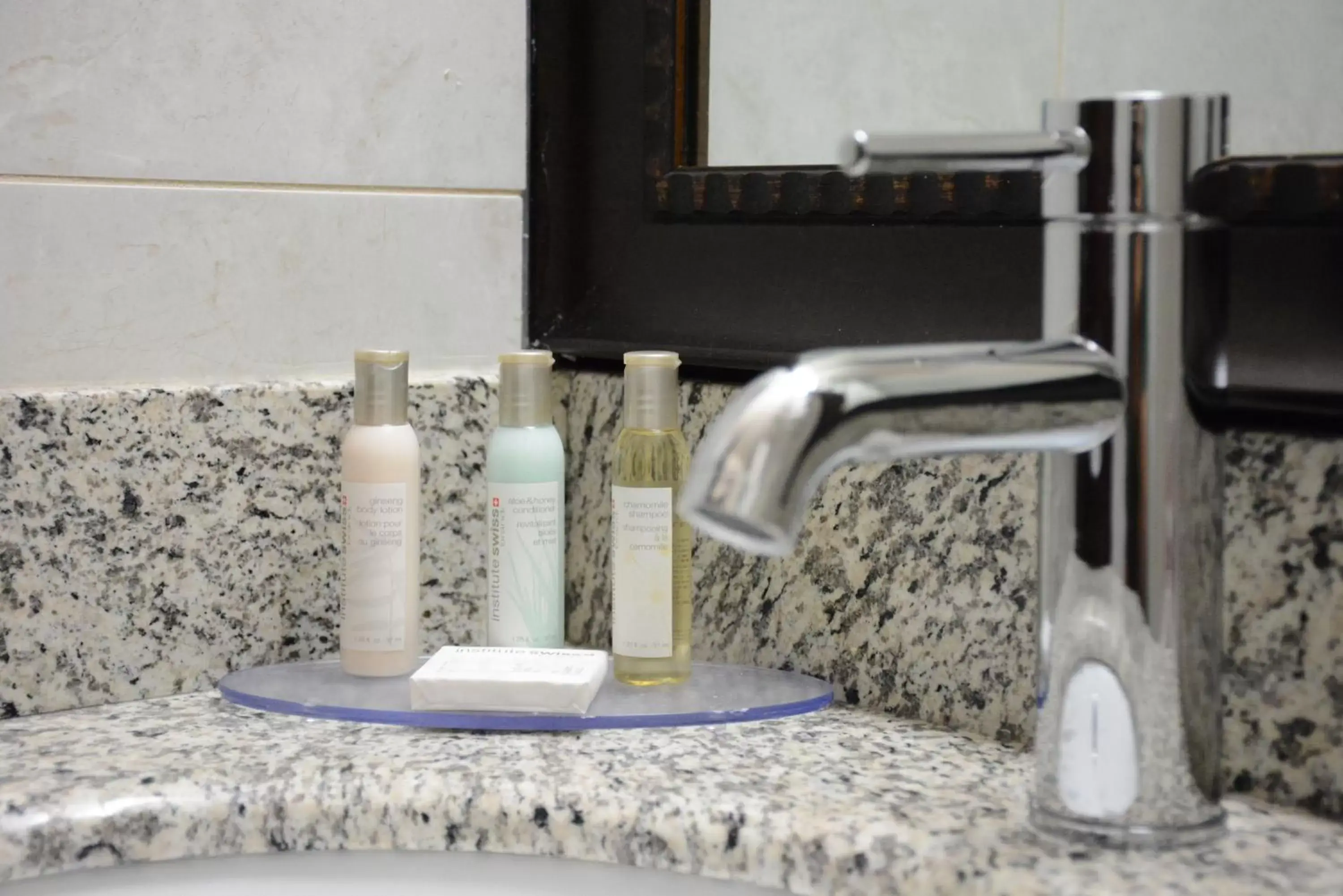 King Suite - Smoking in Travelodge by Wyndham Lethbridge King Suite - Smoking in Travelodge by Wyndham Lethbridge