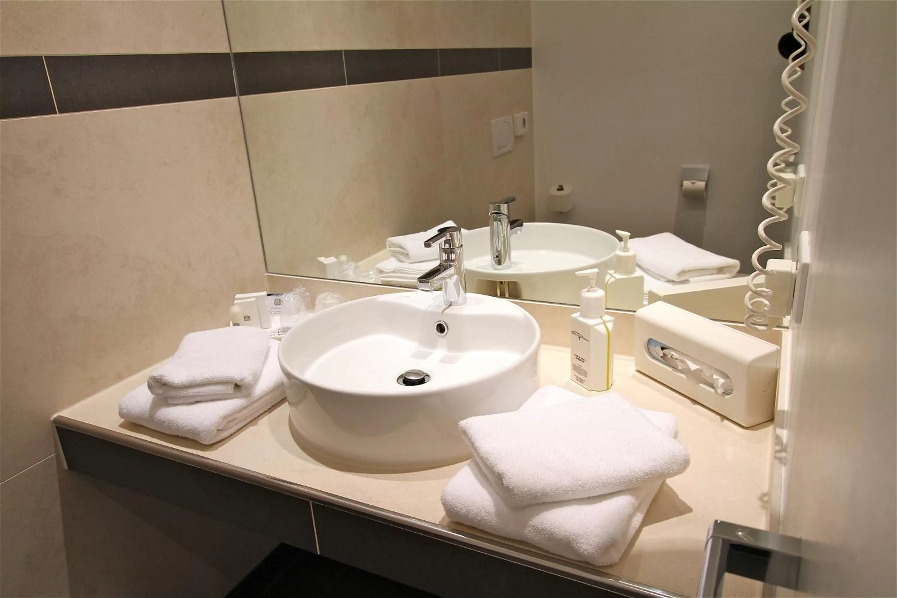 Bathroom in Hotel des Nordens Flensburg Wellness & Spa