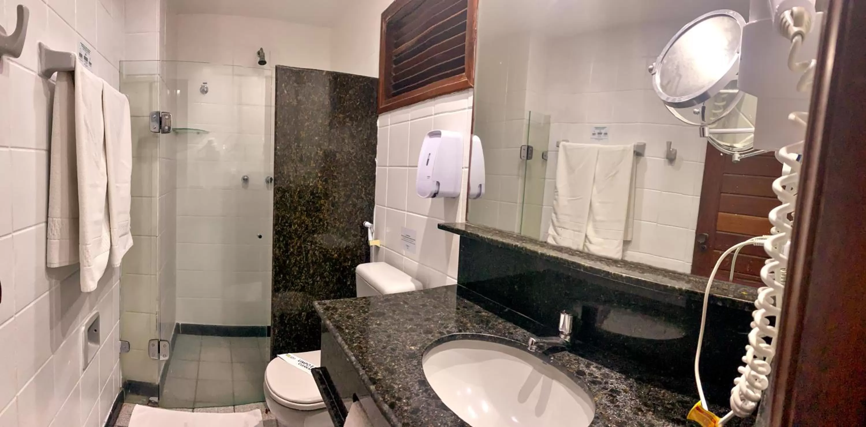 Toilet in Pizzato Praia Hotel