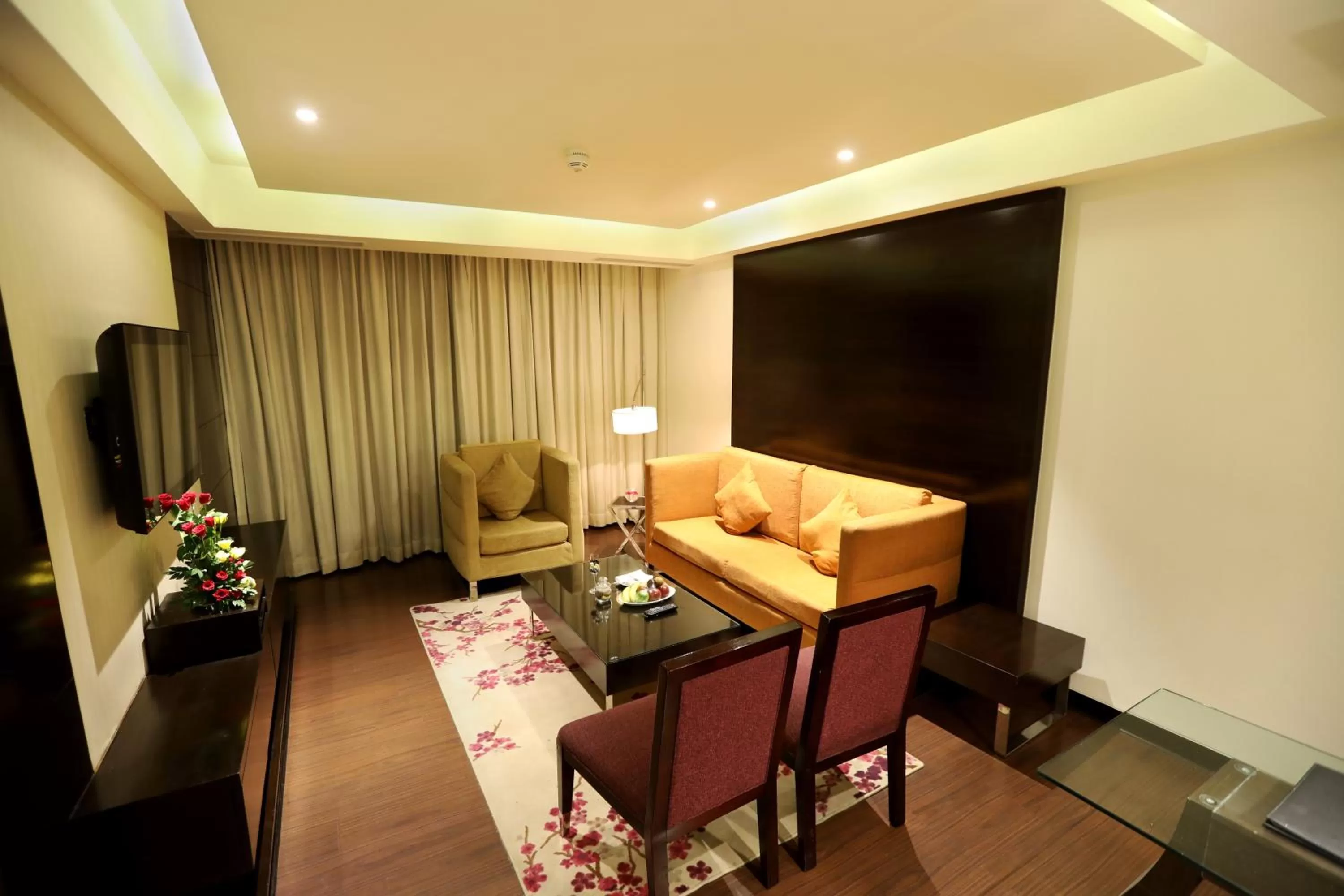 Living room in Hotel Royal Orchid Jaipur, Tonk Road